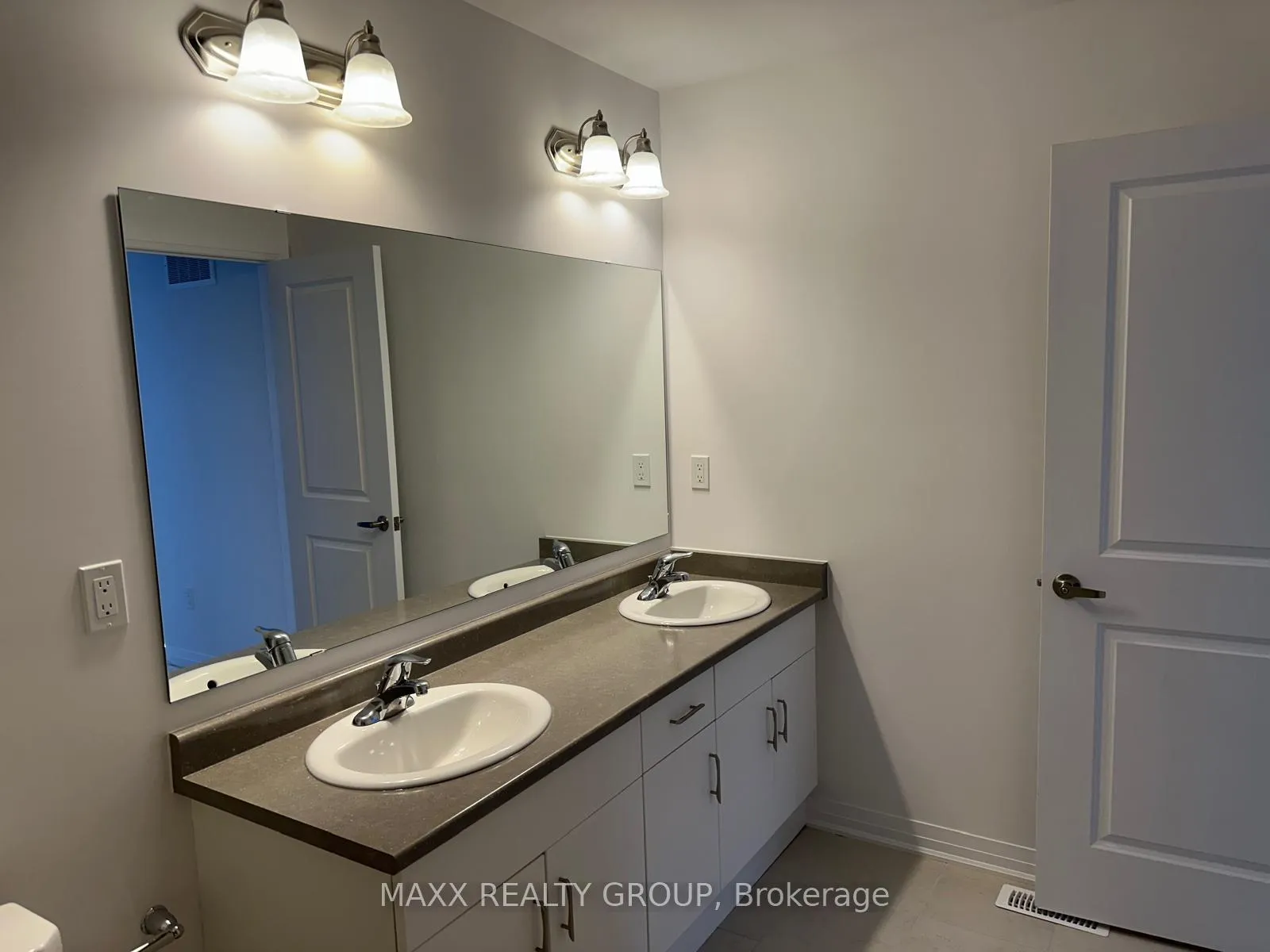 Photo 33 of 67 Manuel Street, Stratford — HOMEH