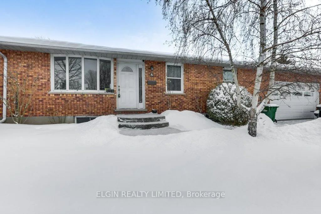 Photo 2 of 5 Sauve Avenue, St. Thomas — HOMEH