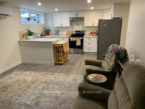 Photo 4 of 630 Bayview Drive, Midland — HOMEH