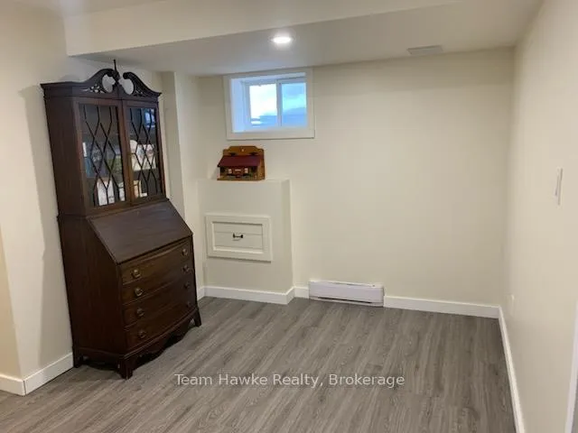 Photo 9 of 630 Bayview Drive, Midland — HOMEH