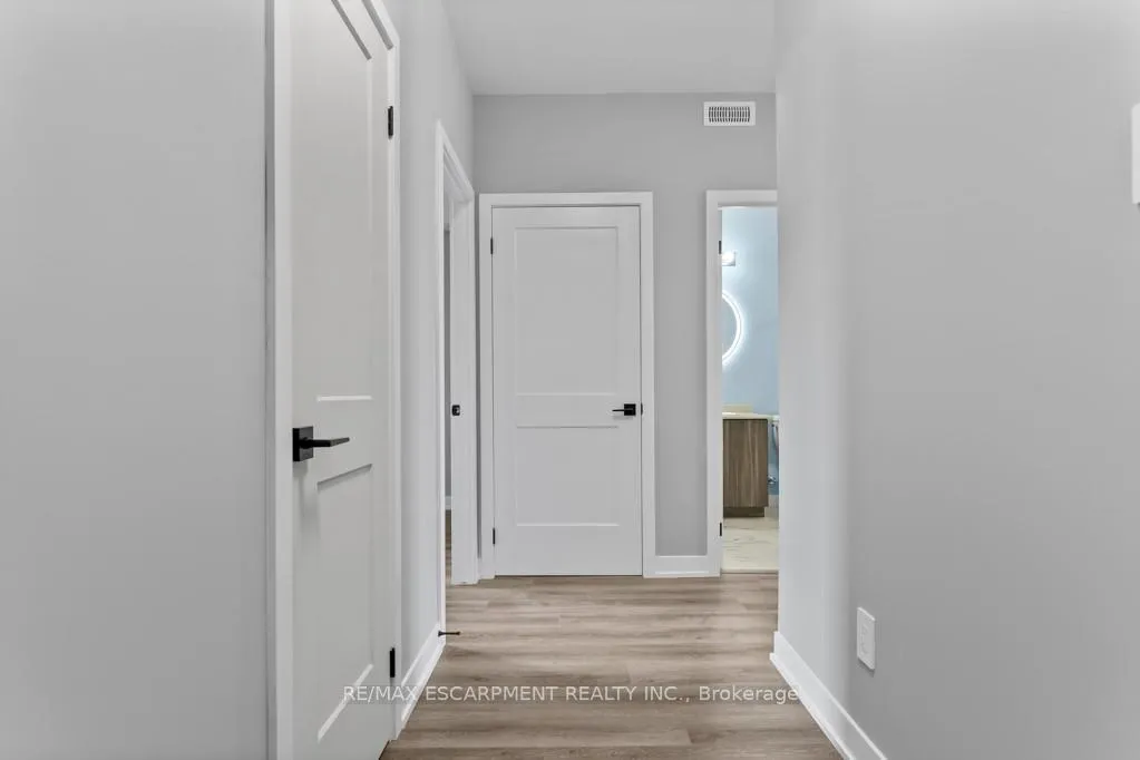 Photo 5 of Unit 209, 5002 King Street, Lincoln, Beamsville — HOMEH