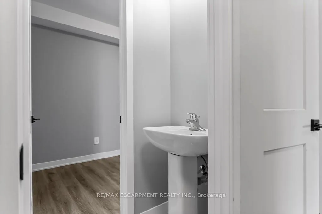 Photo 6 of Unit 209, 5002 King Street, Lincoln, Beamsville — HOMEH