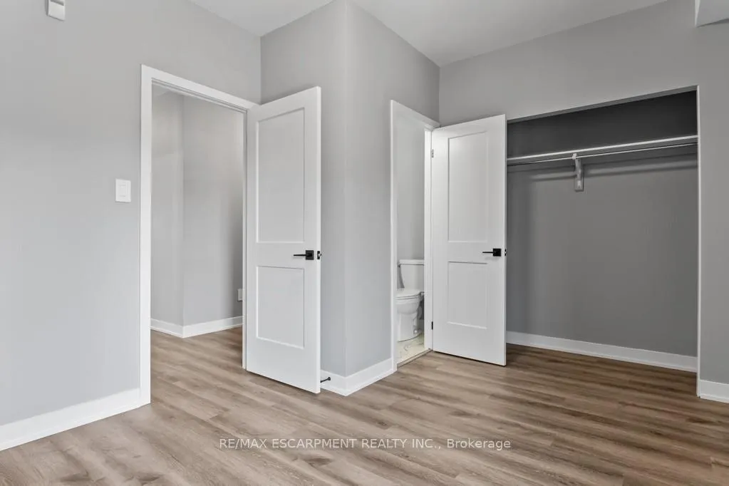 Photo 9 of Unit 209, 5002 King Street, Lincoln, Beamsville — HOMEH