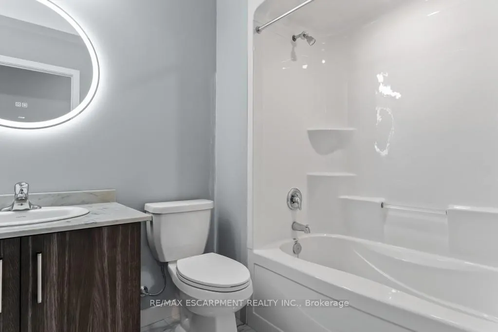 Photo 12 of Unit 209, 5002 King Street, Lincoln, Beamsville — HOMEH