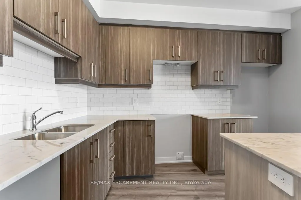 Photo 14 of Unit 209, 5002 King Street, Lincoln, Beamsville — HOMEH