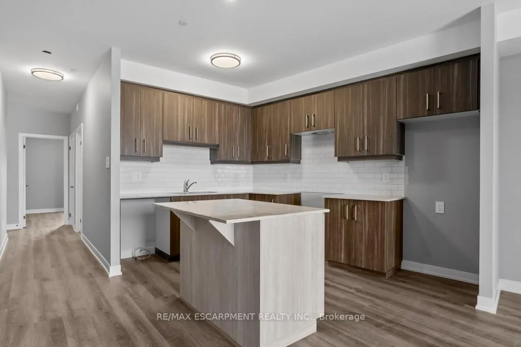 Photo 17 of Unit 209, 5002 King Street, Lincoln, Beamsville — HOMEH