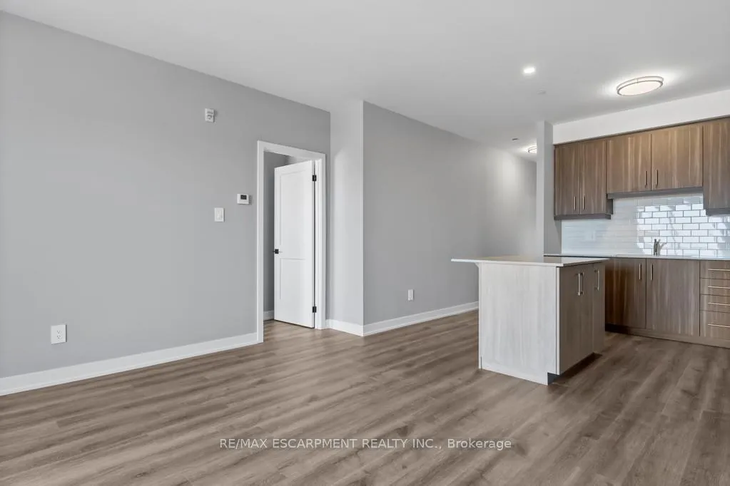 Photo 23 of Unit 209, 5002 King Street, Lincoln, Beamsville — HOMEH