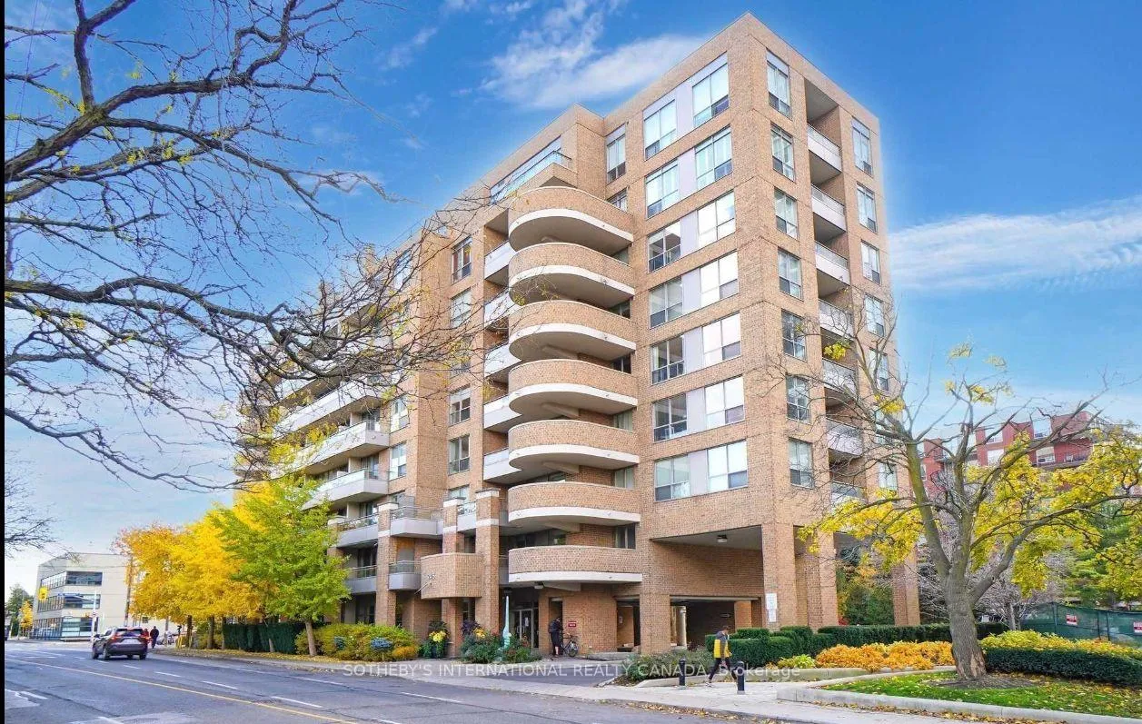 Front of Unit 216, 245 Davisville Avenue