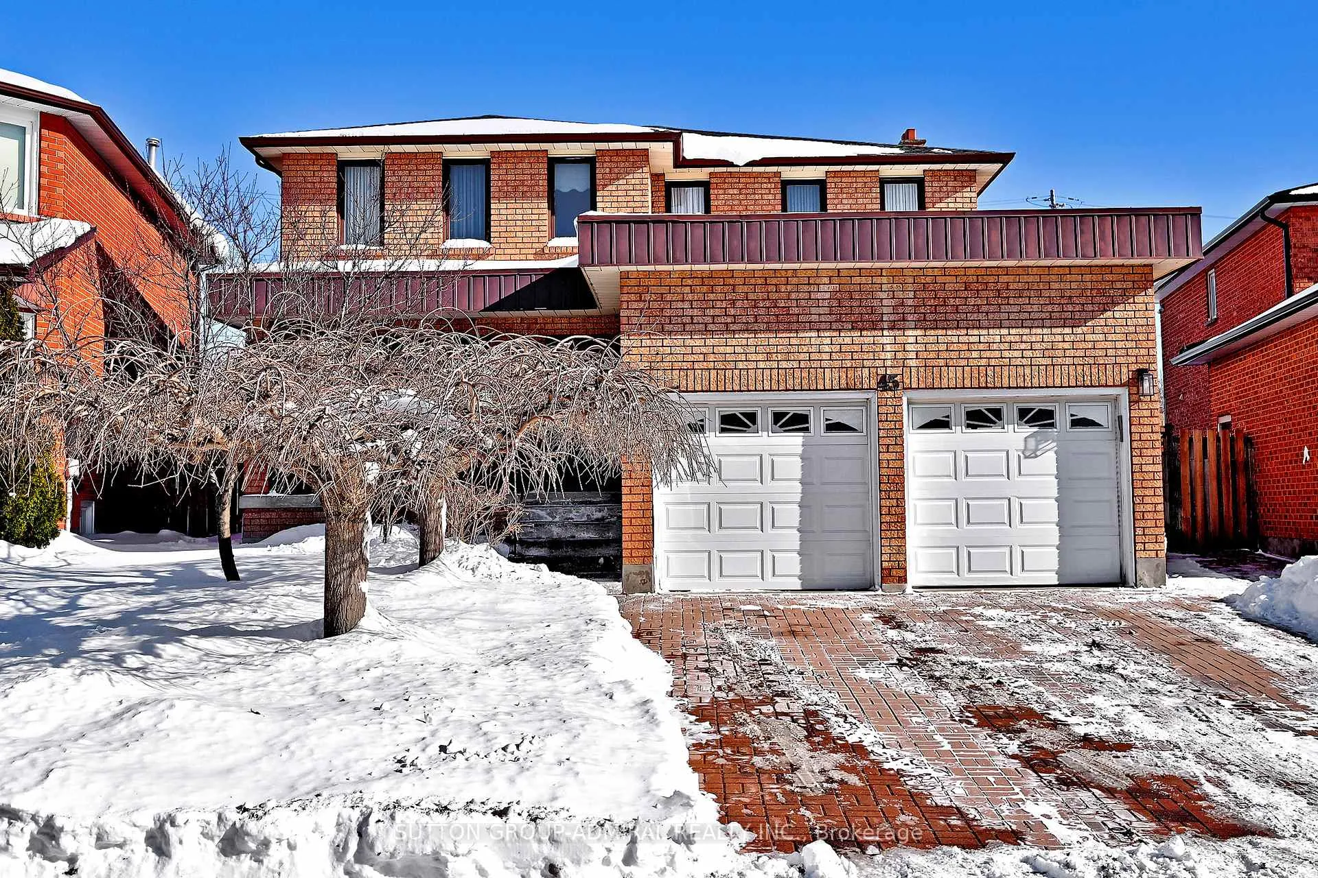 Front of 45 Royal Garden Boulevard