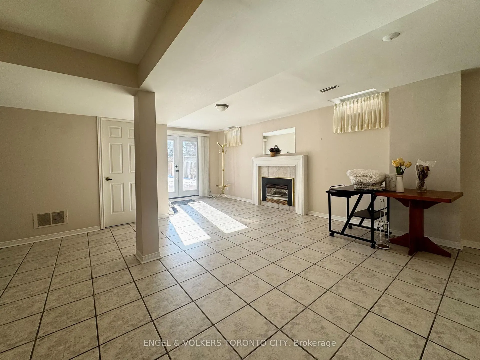 Photo 5 of Unit Bsmt, 71 Brougham Drive, Vaughan, East Woodbridge — HOMEH