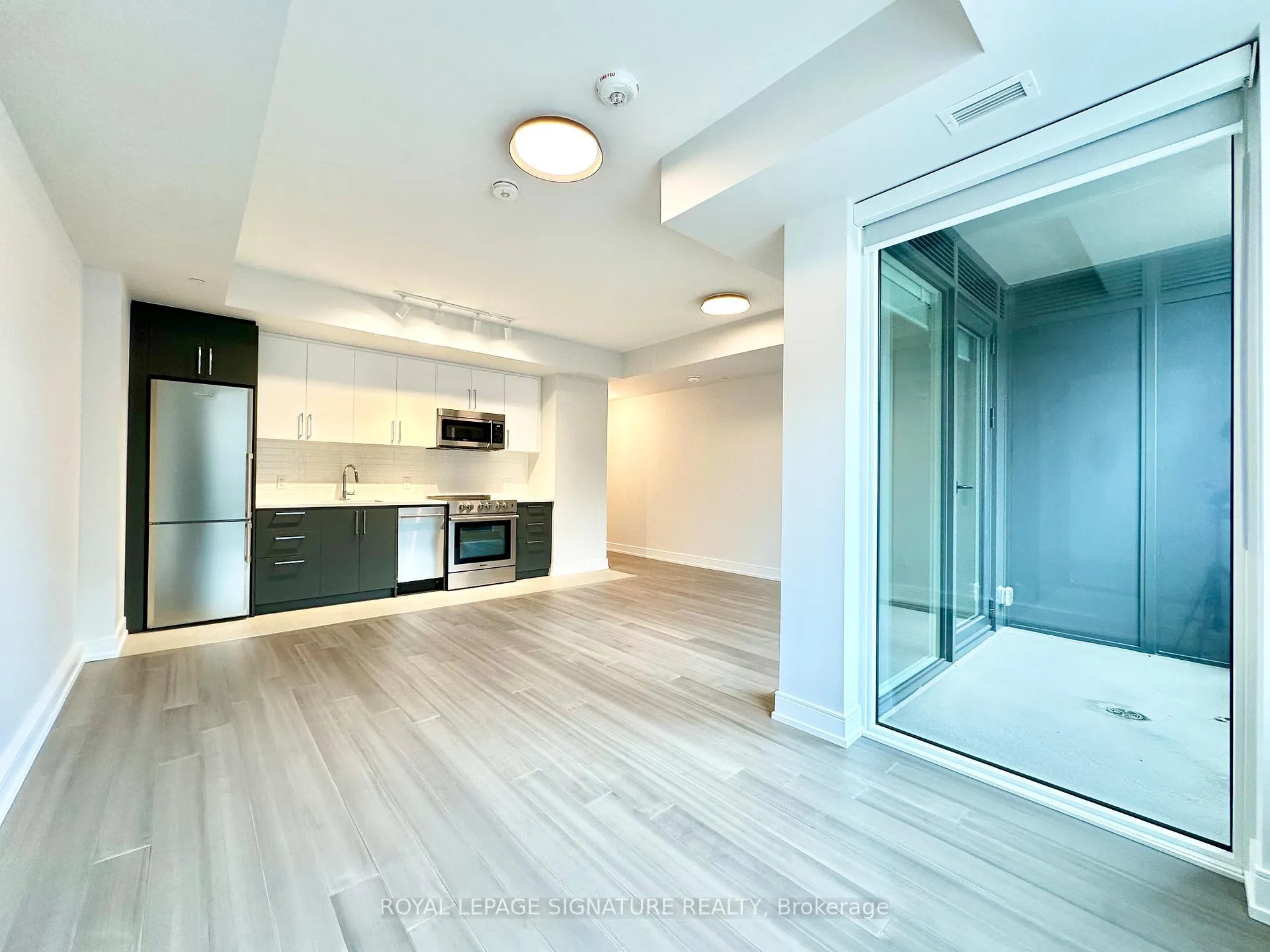 Front of Unit 213, 664 Spadina Avenue