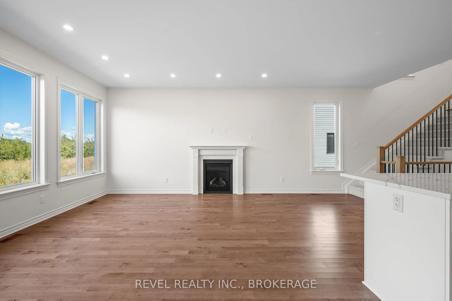 Photo 10 of 440 Buckthorn Drive, Kingston, City Northwest — HOMEH