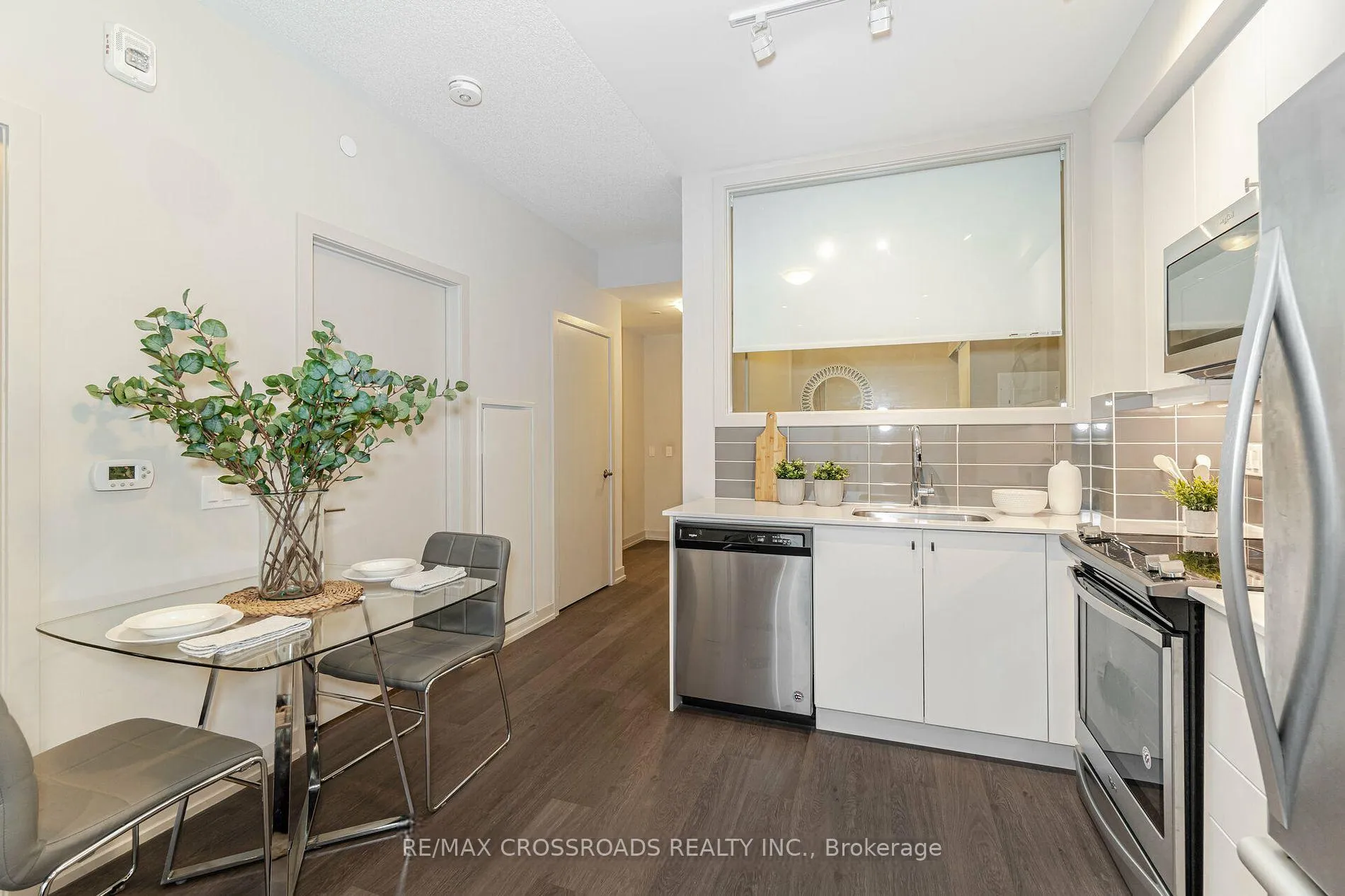 Photo 6 of Unit 215, 555 William Graham Drive, Aurora, Rural Aurora — HOMEH