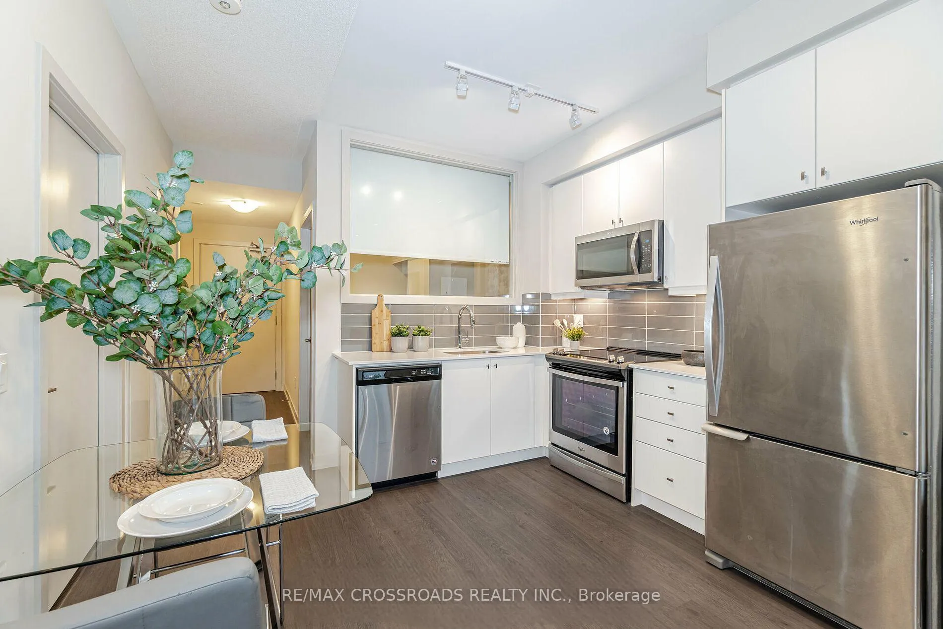 Photo 8 of Unit 215, 555 William Graham Drive, Aurora, Rural Aurora — HOMEH