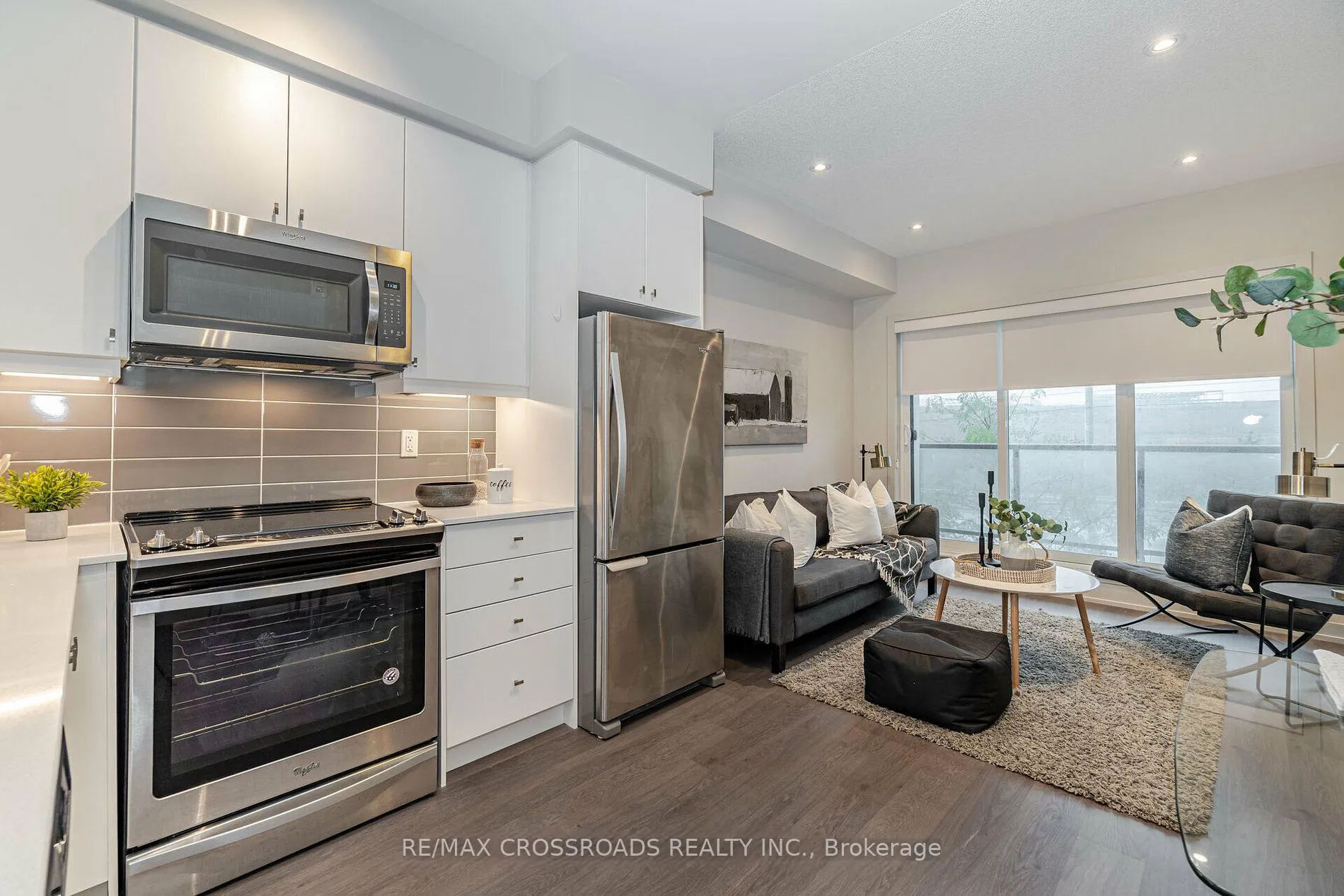 Photo 9 of Unit 215, 555 William Graham Drive, Aurora, Rural Aurora — HOMEH