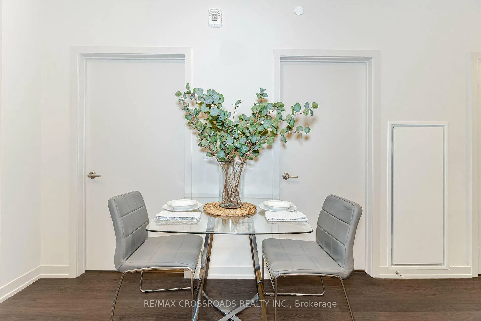 Photo 10 of Unit 215, 555 William Graham Drive, Aurora, Rural Aurora — HOMEH