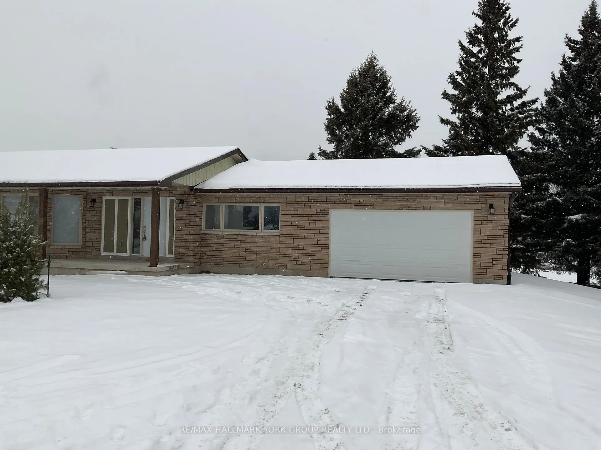 Photo 1 of Unit B, 124 Squire Drive, Ajax, Northeast Ajax — HOMEH