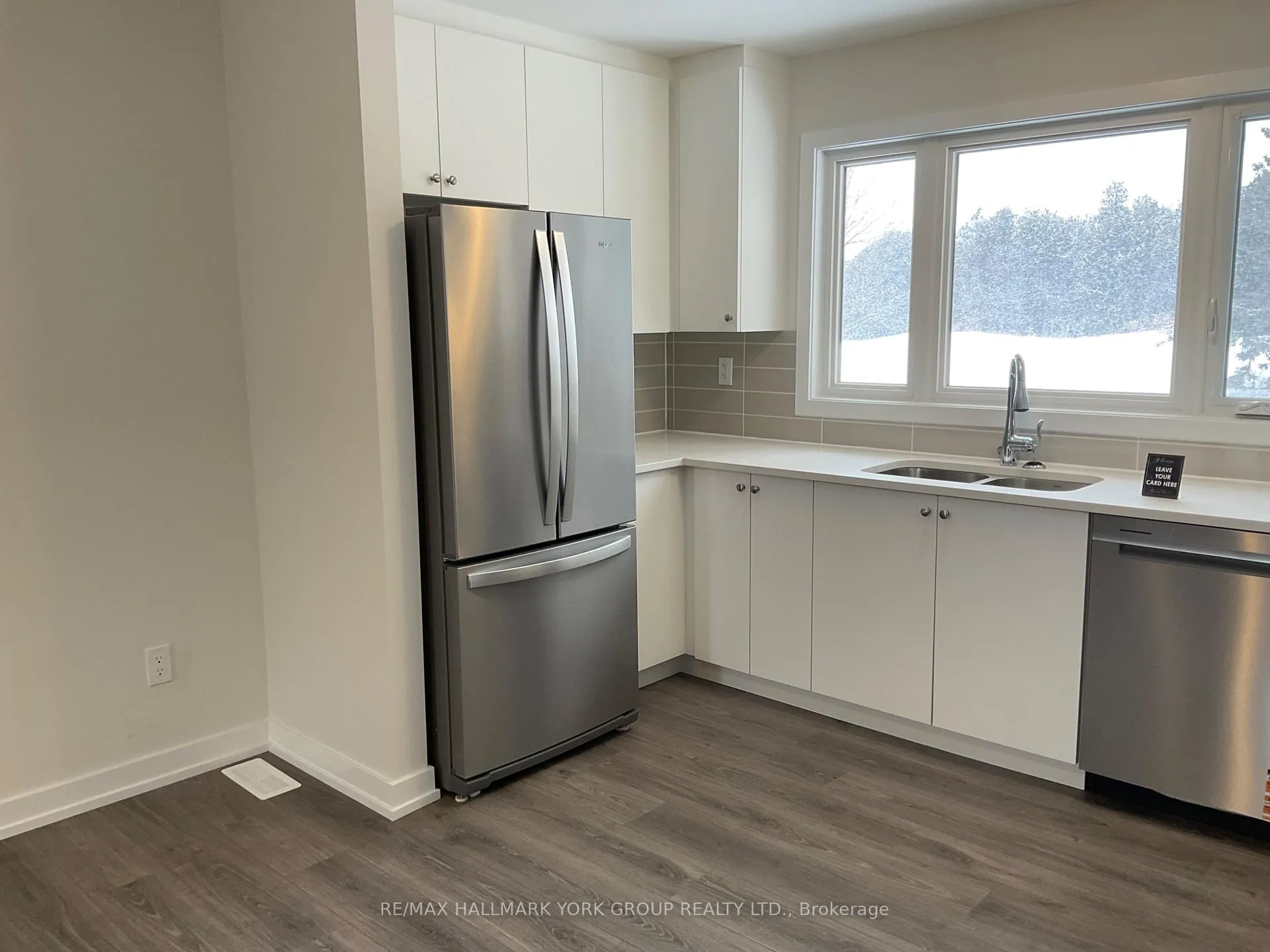 Photo 5 of Unit B, 124 Squire Drive, Ajax, Northeast Ajax — HOMEH