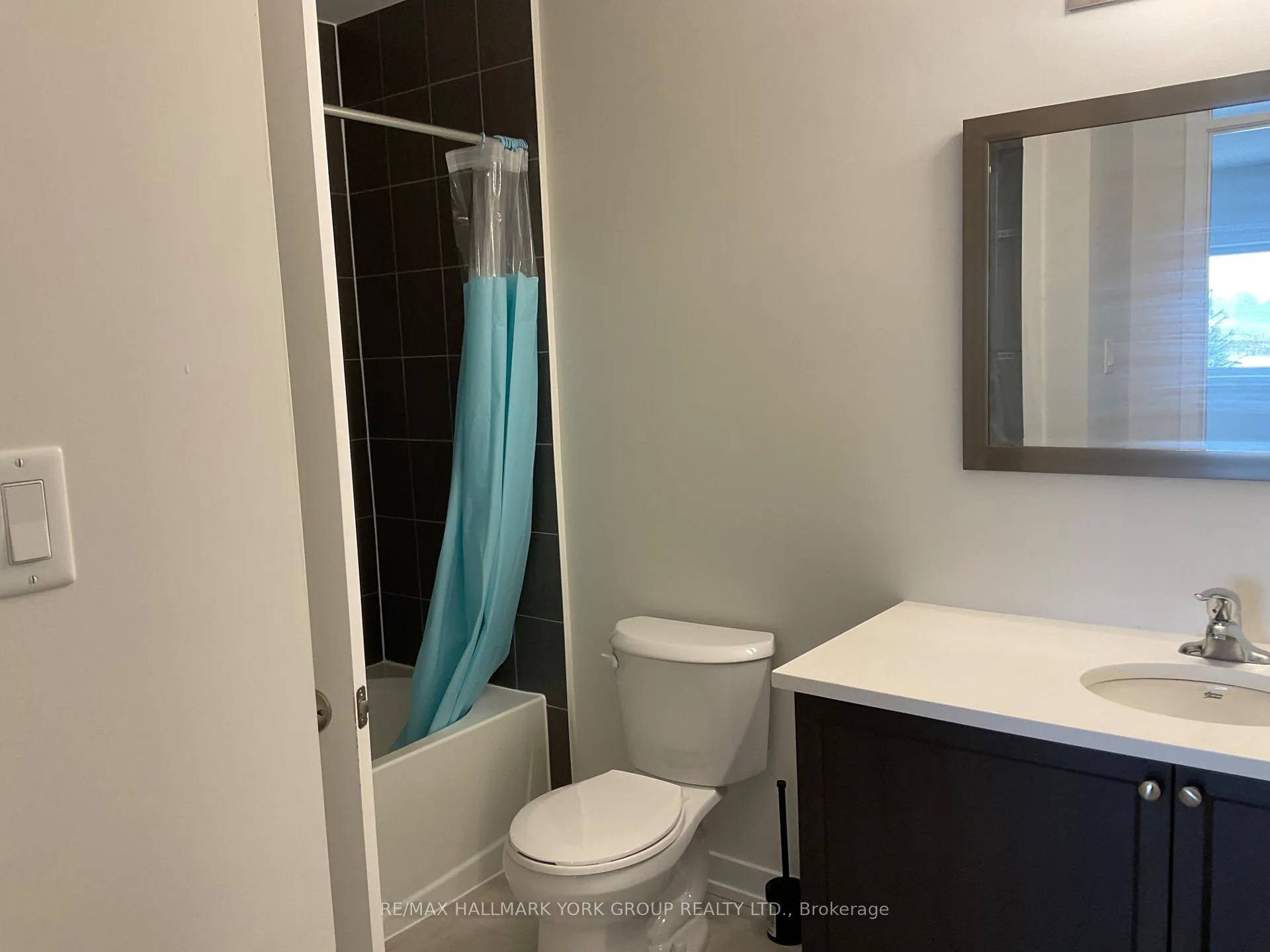 Photo 9 of Unit B, 124 Squire Drive, Ajax, Northeast Ajax — HOMEH
