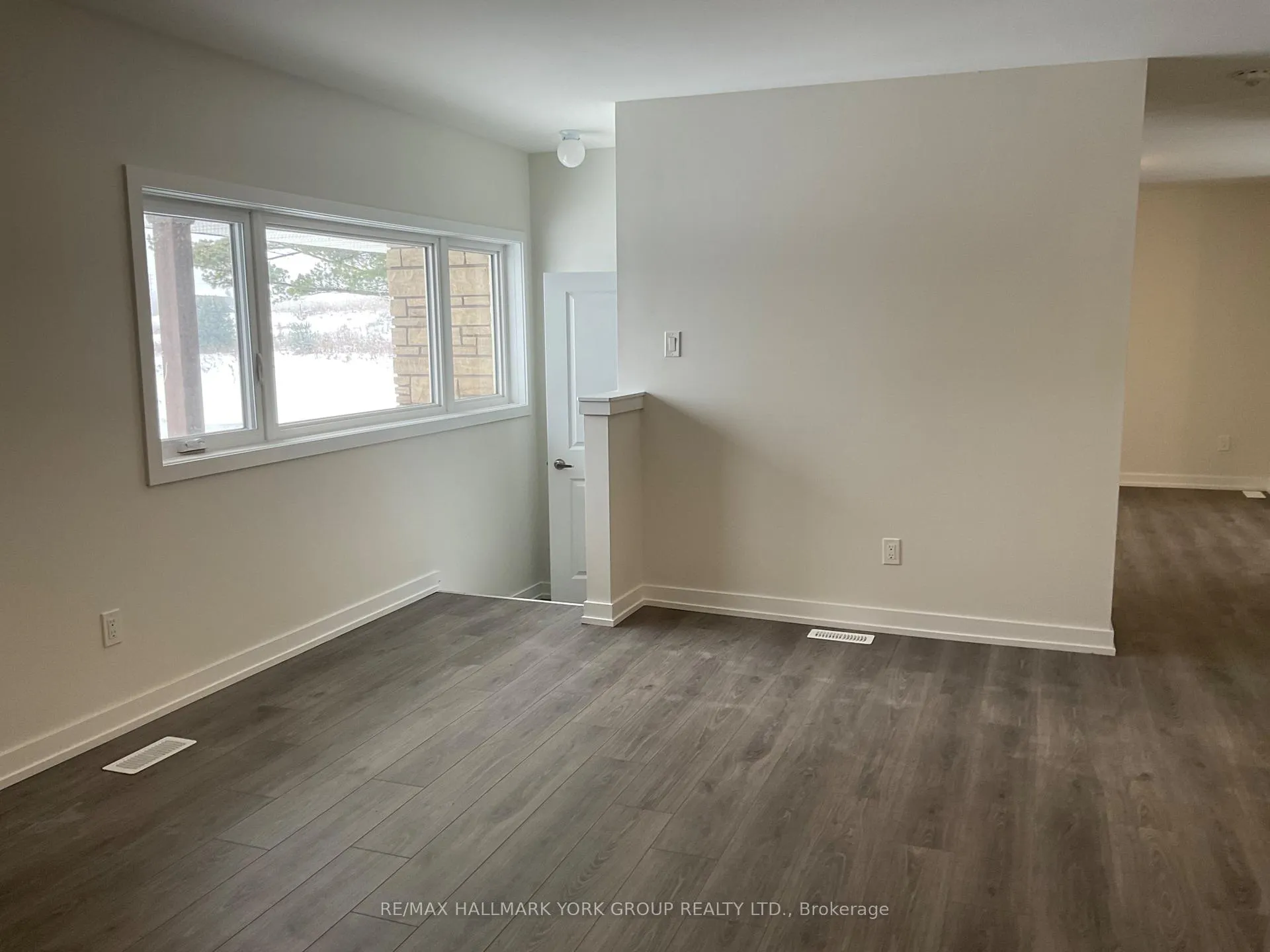 Photo 12 of Unit B, 124 Squire Drive, Ajax, Northeast Ajax — HOMEH