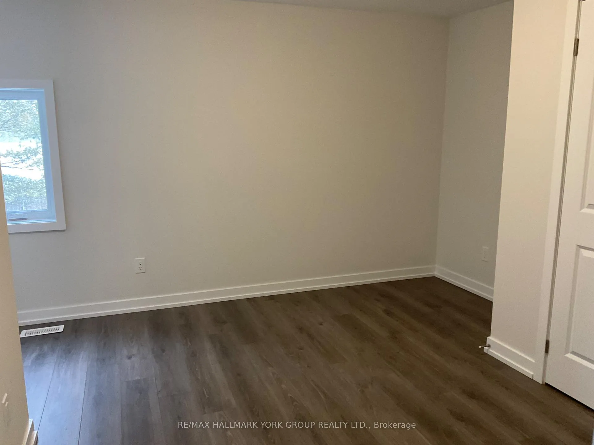 Photo 13 of Unit B, 124 Squire Drive, Ajax, Northeast Ajax — HOMEH