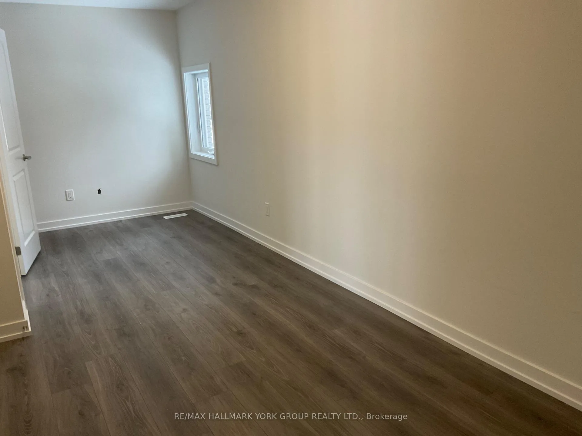 Photo 14 of Unit B, 124 Squire Drive, Ajax, Northeast Ajax — HOMEH