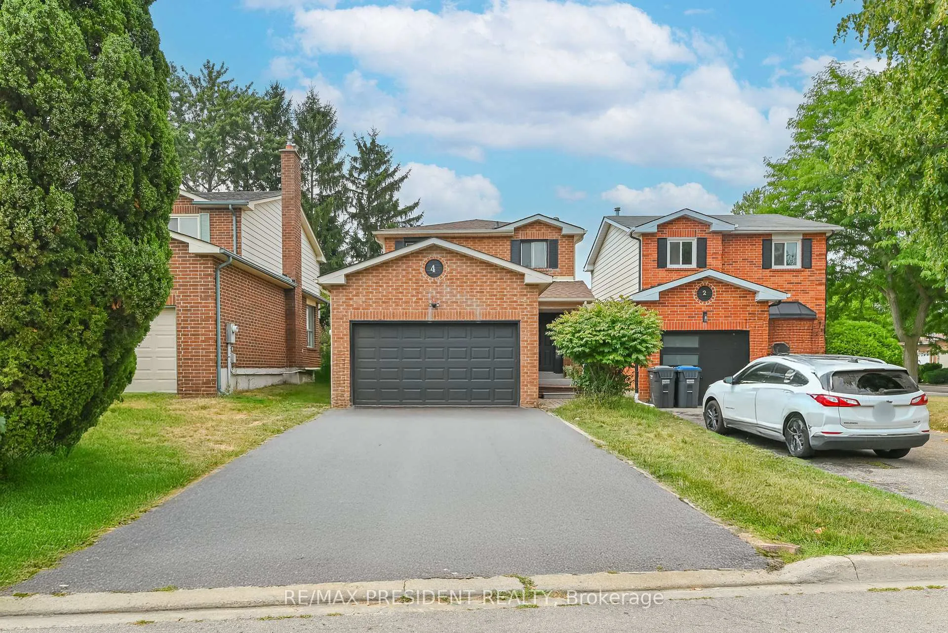 Front of 4 Lawnview Court