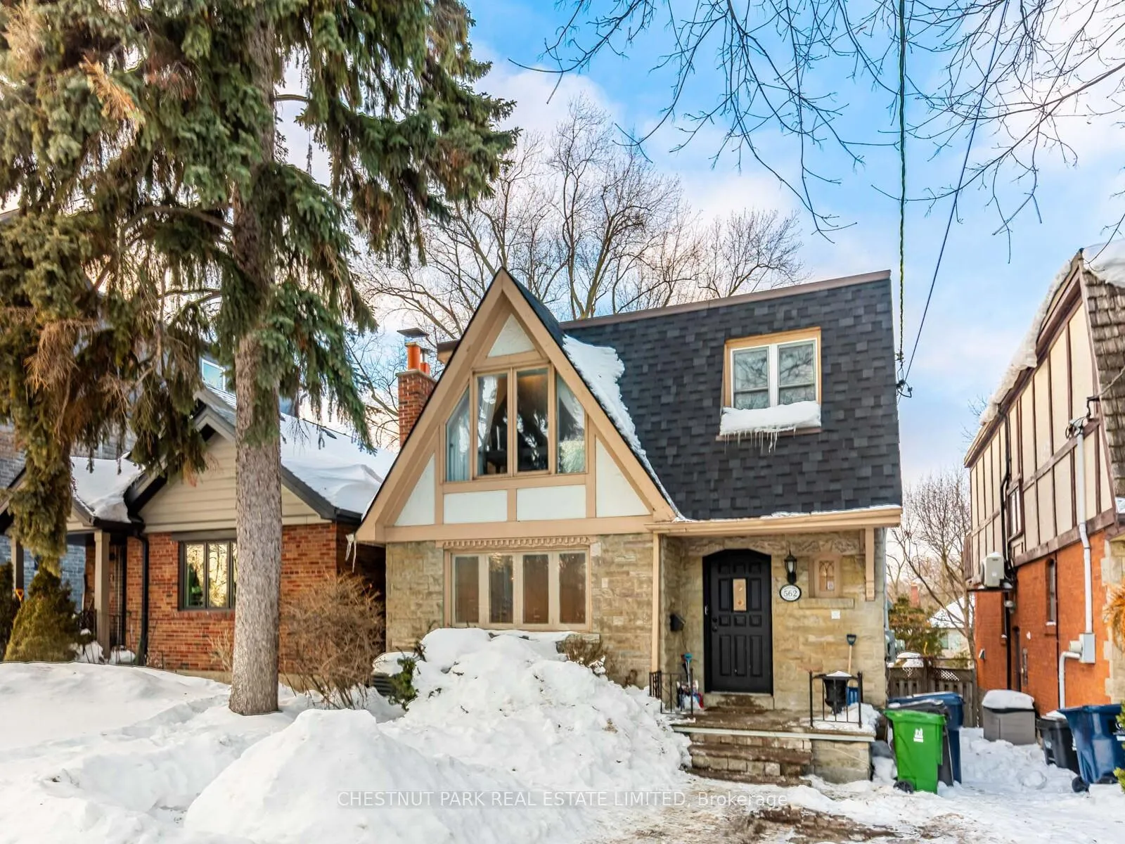 Photo 2 of 562 Roselawn Avenue, Toronto, Forest Hill North — HOMEH