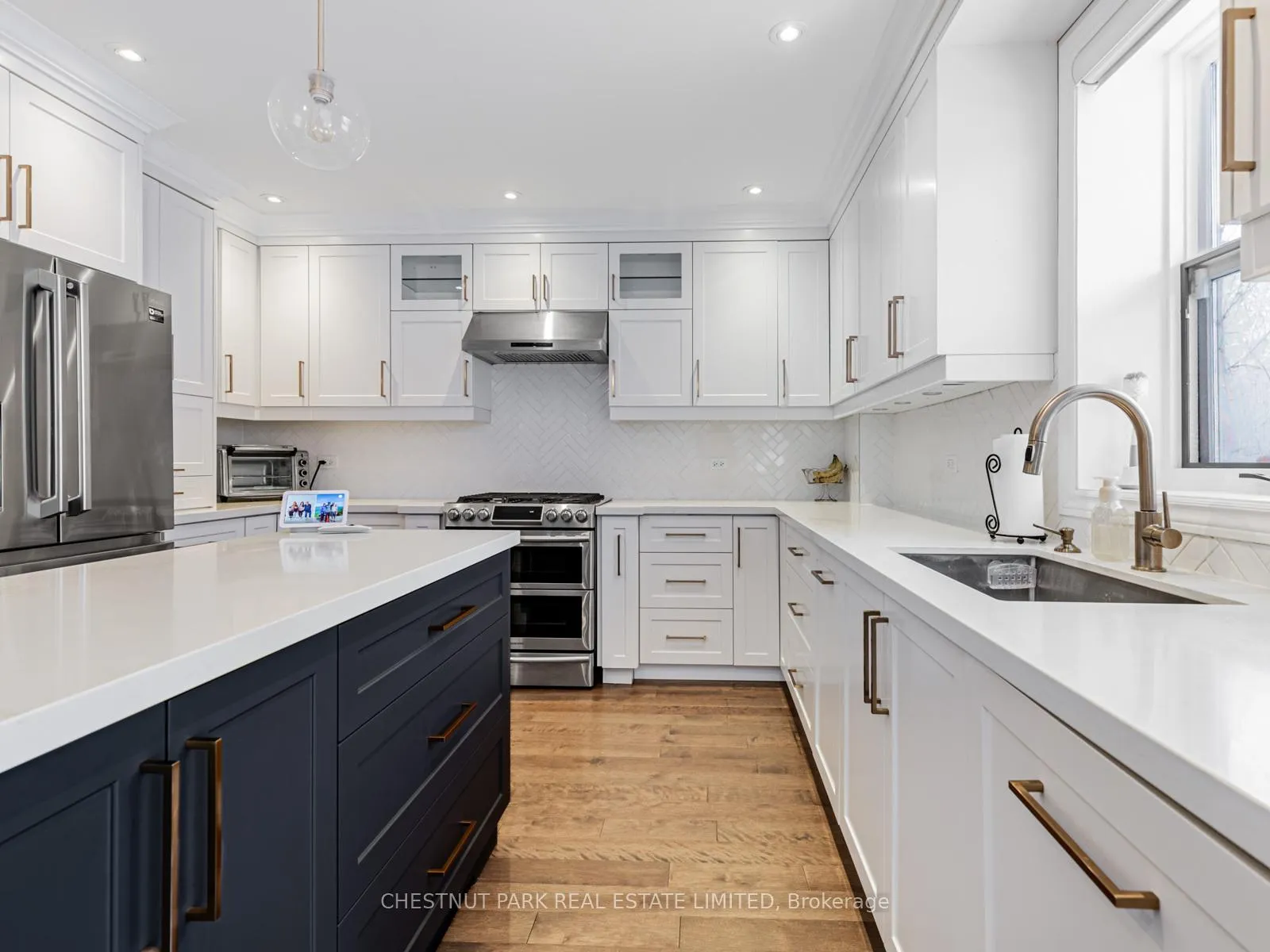 Photo 17 of 562 Roselawn Avenue, Toronto, Forest Hill North — HOMEH