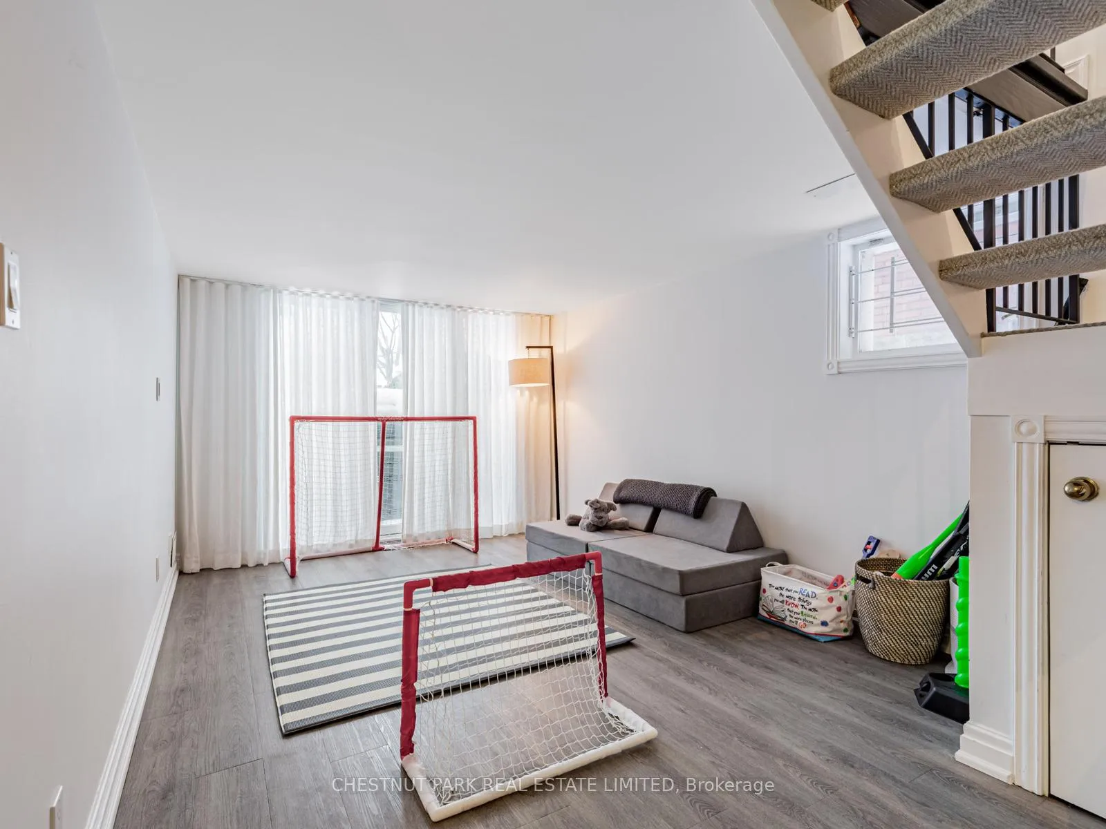 Photo 28 of 562 Roselawn Avenue, Toronto, Forest Hill North — HOMEH