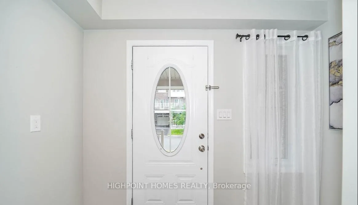 Photo 5 of 1062 Clipper Lane, Pickering, Rural Pickering — HOMEH