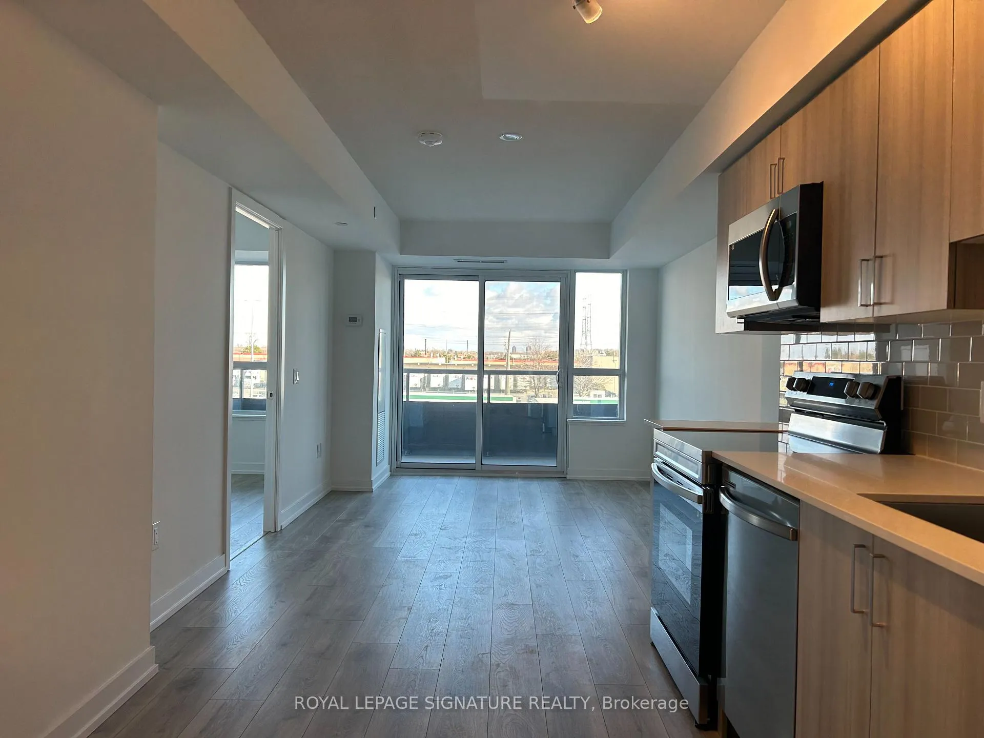 Photo 5 of Unit 301, 1455 Celebration Drive, Pickering, Bay Ridges — HOMEH