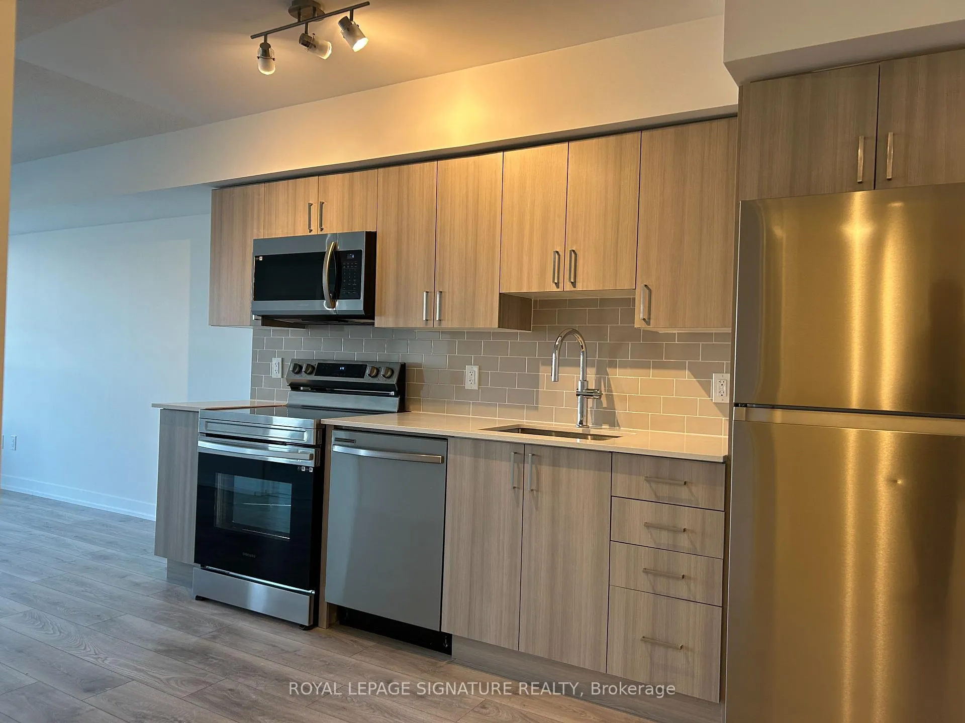 Photo 8 of Unit 301, 1455 Celebration Drive, Pickering, Bay Ridges — HOMEH