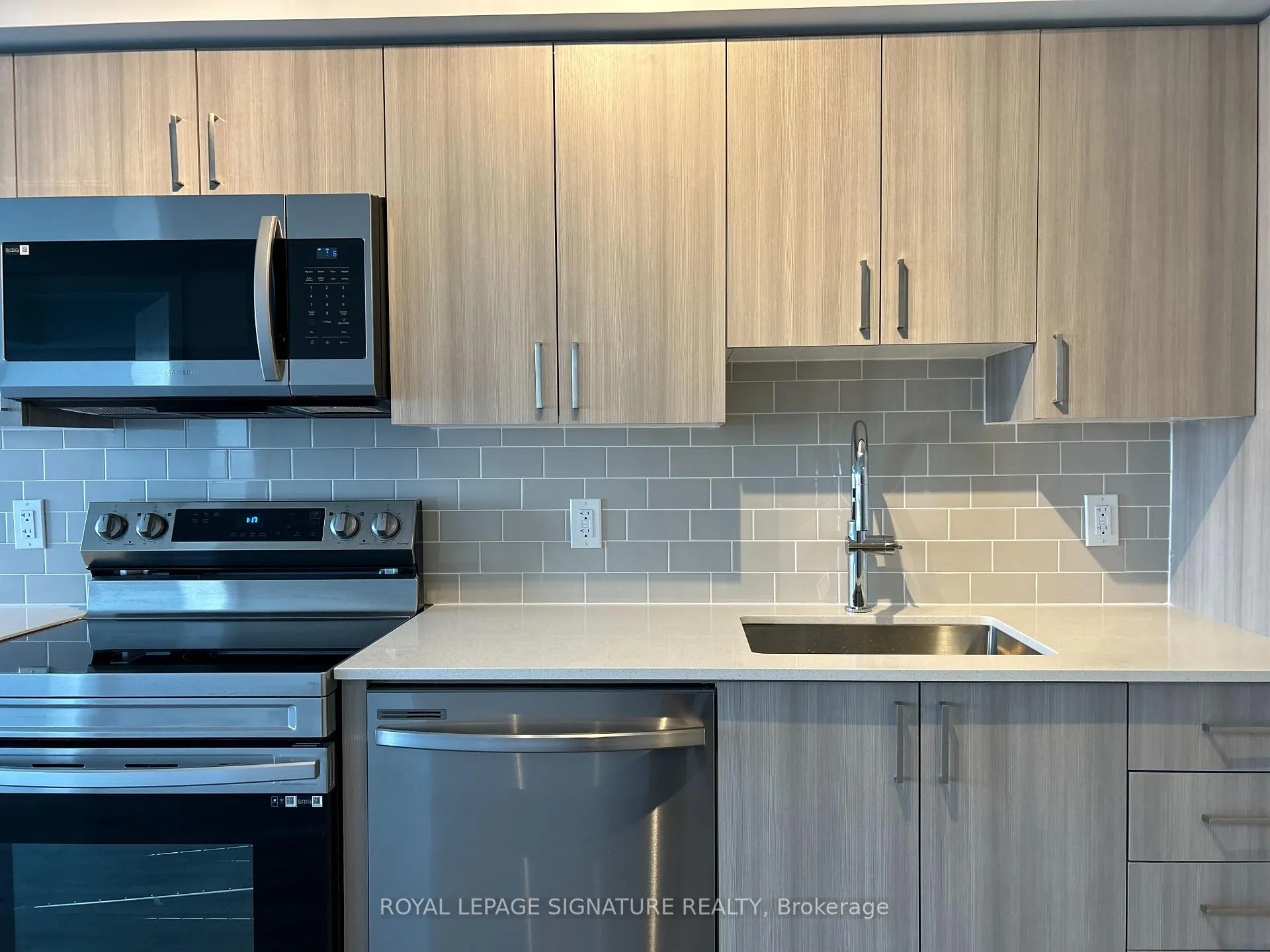 Photo 13 of Unit 301, 1455 Celebration Drive, Pickering, Bay Ridges — HOMEH
