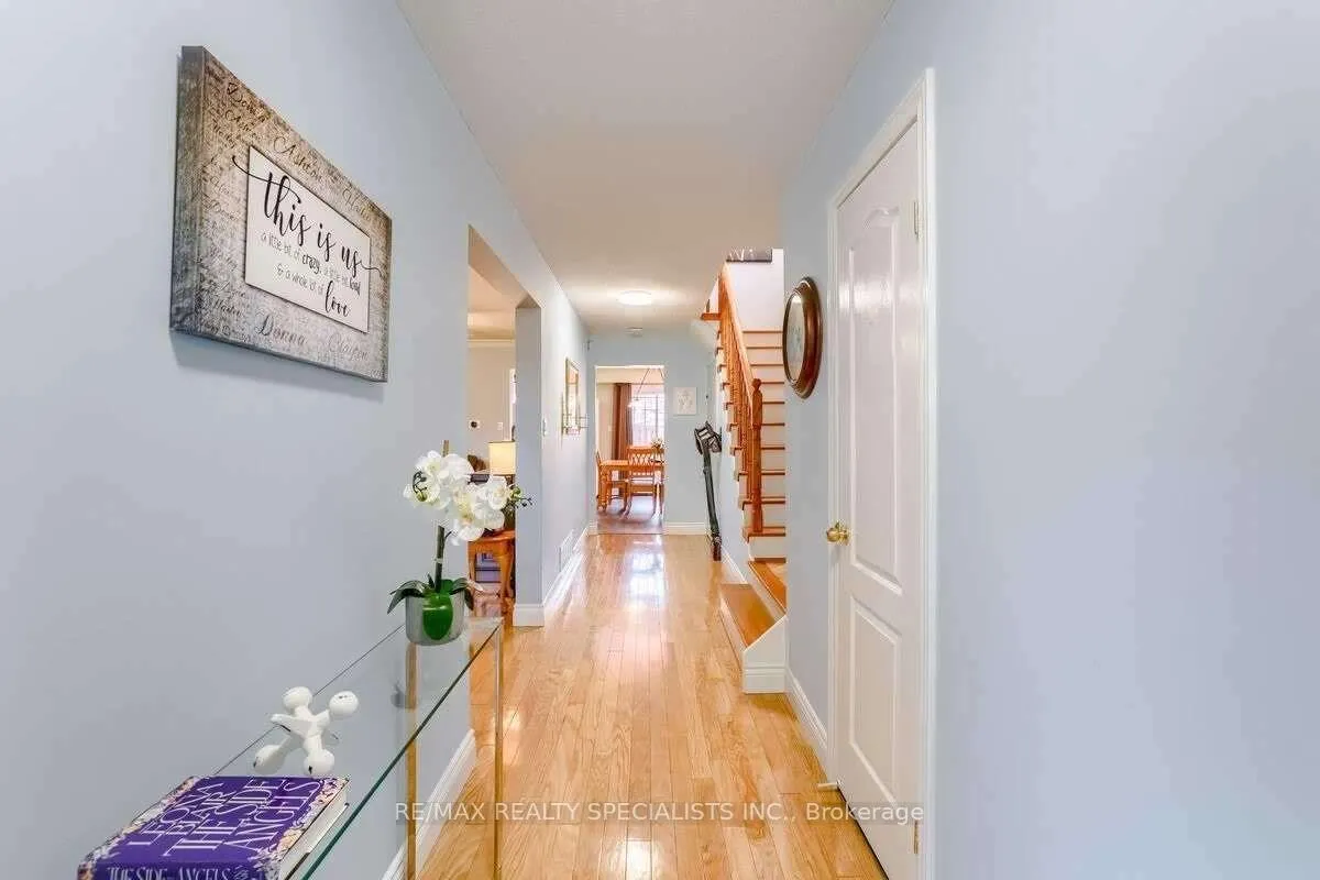 Photo 3 of 41 Jay Street, Brampton, Heart Lake West — HOMEH