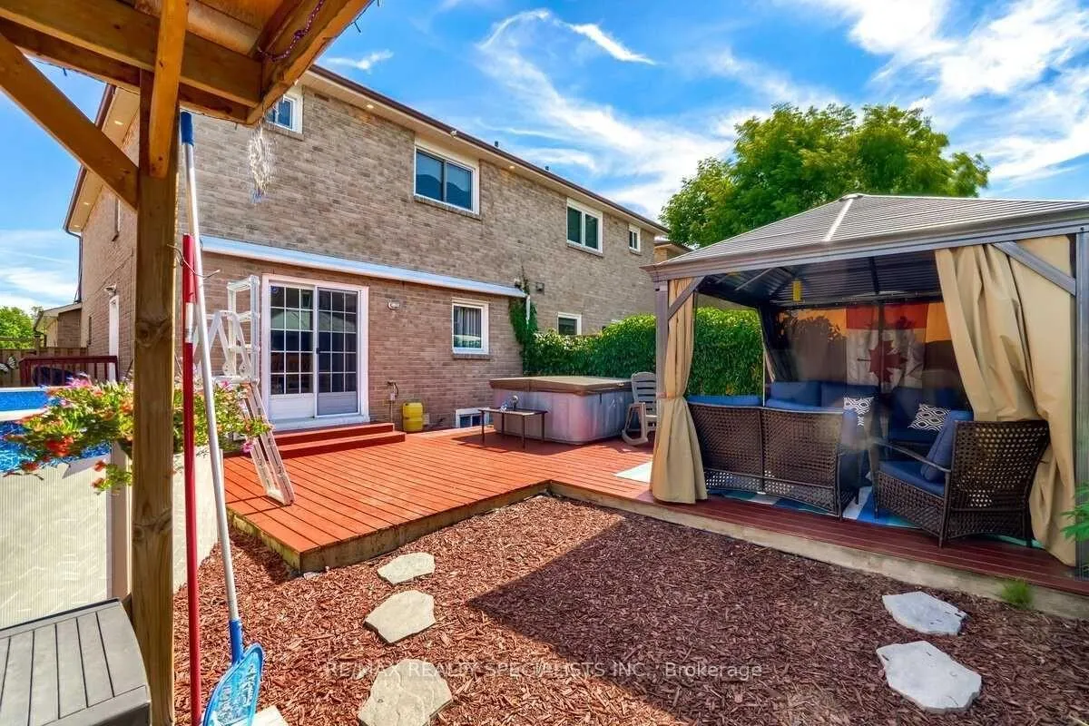 Photo 15 of 41 Jay Street, Brampton, Heart Lake West — HOMEH