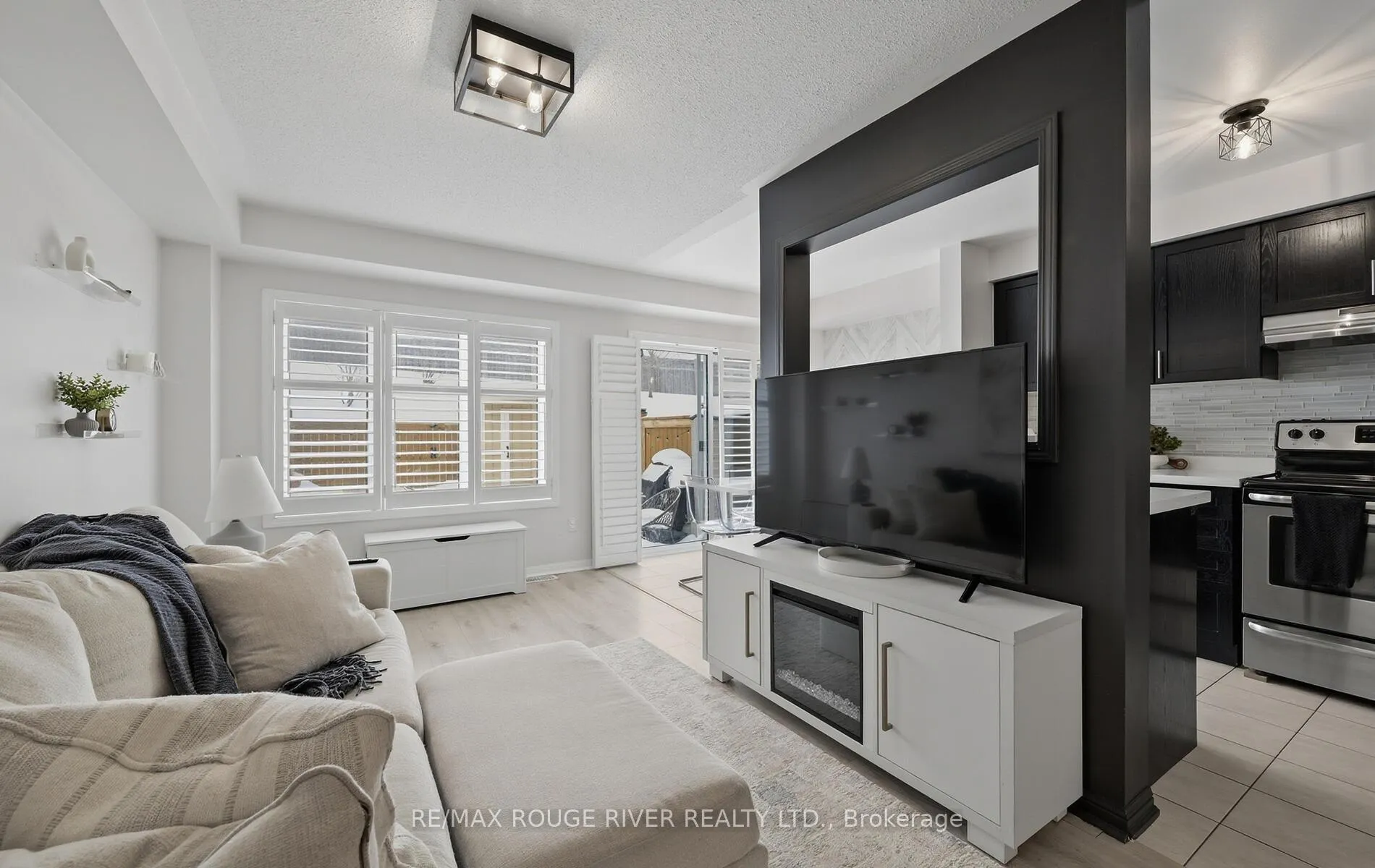 Photo 7 of 58 Autumn Harvest Road, Clarington, Bowmanville — HOMEH