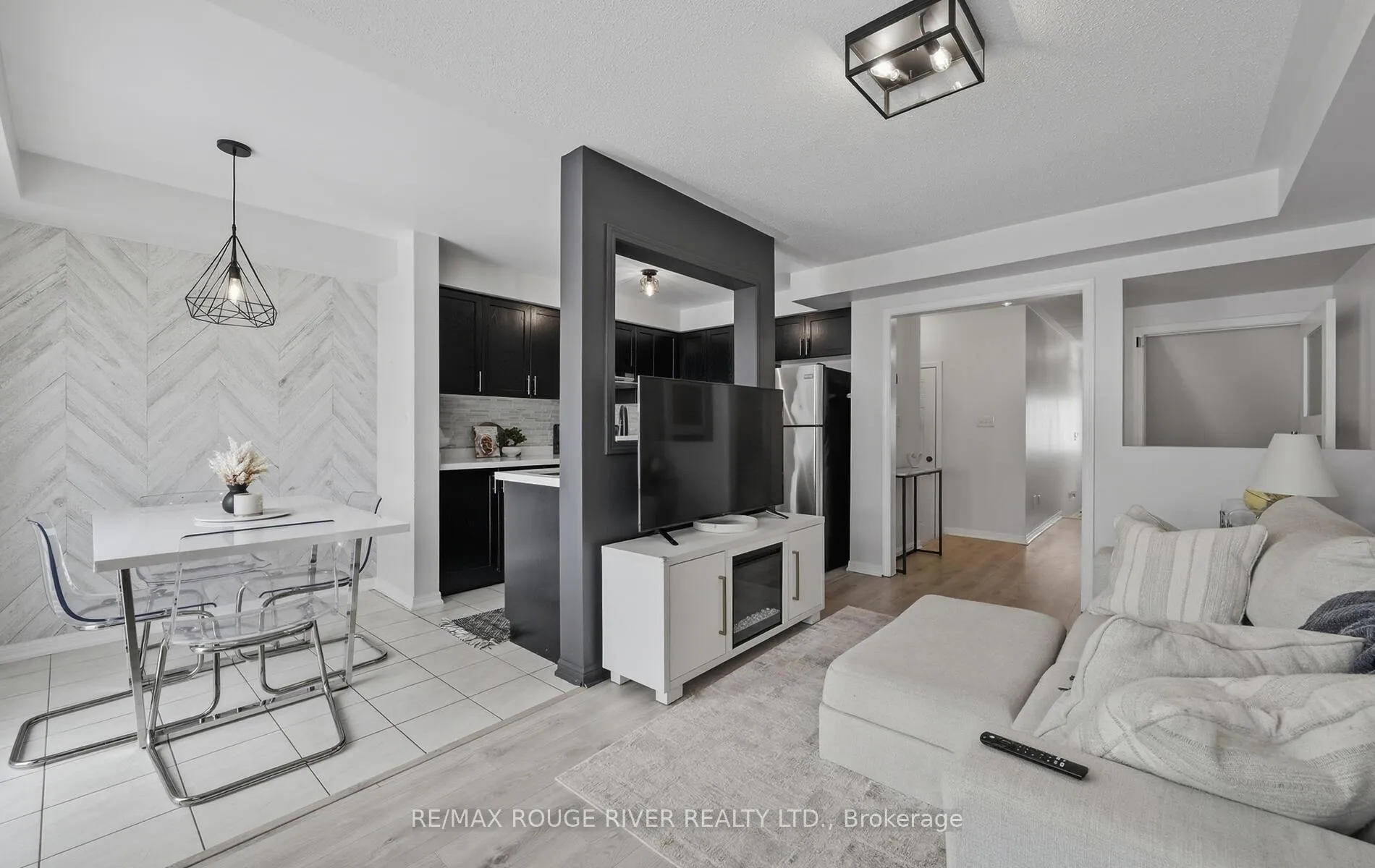 Photo 11 of 58 Autumn Harvest Road, Clarington, Bowmanville — HOMEH