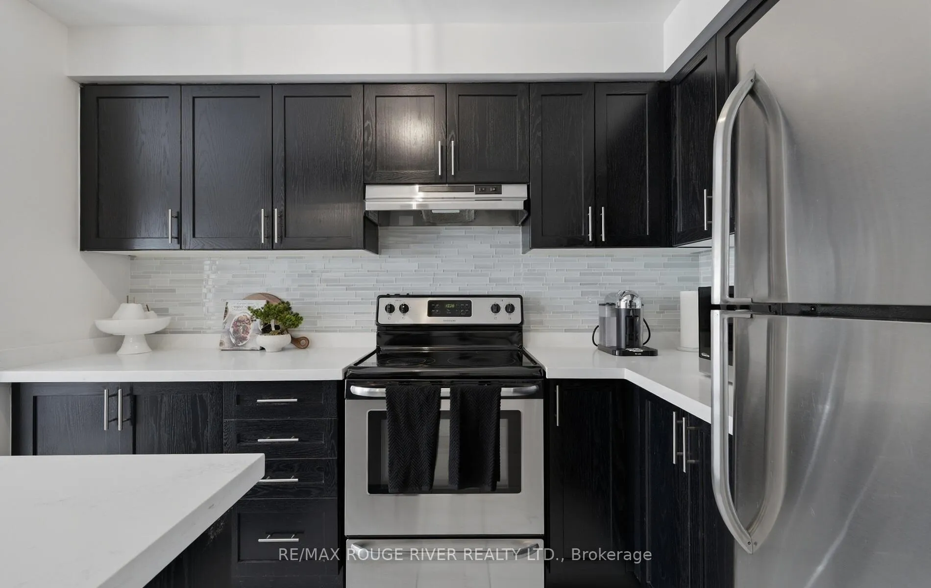 Photo 13 of 58 Autumn Harvest Road, Clarington, Bowmanville — HOMEH