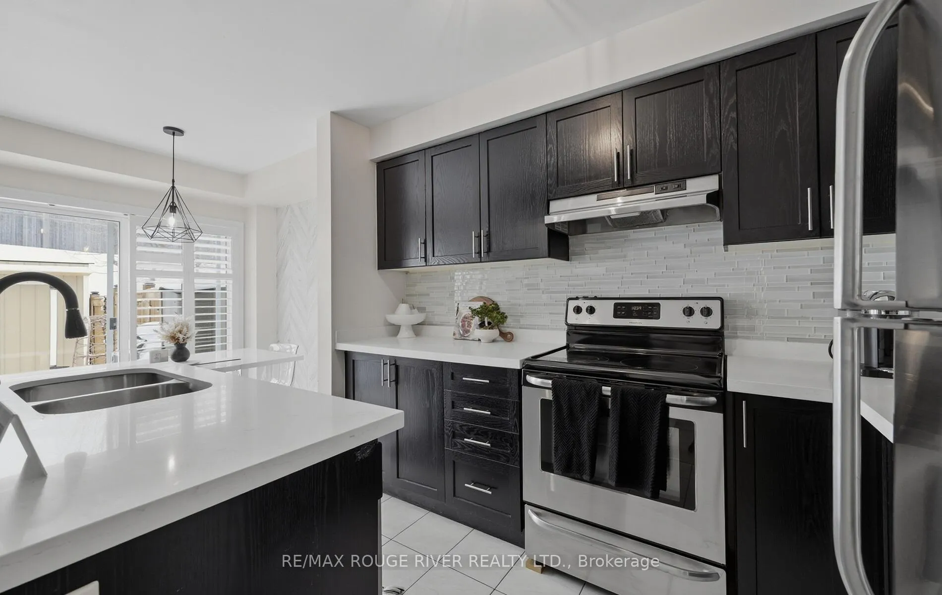 Photo 14 of 58 Autumn Harvest Road, Clarington, Bowmanville — HOMEH
