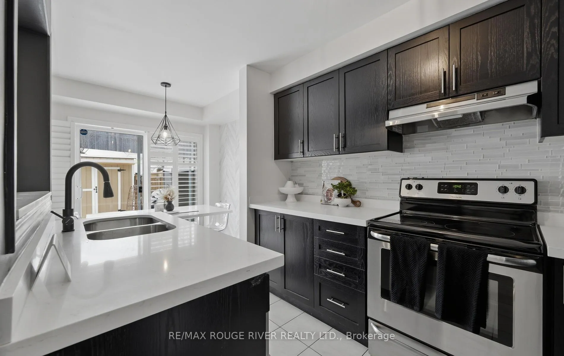 Photo 15 of 58 Autumn Harvest Road, Clarington, Bowmanville — HOMEH