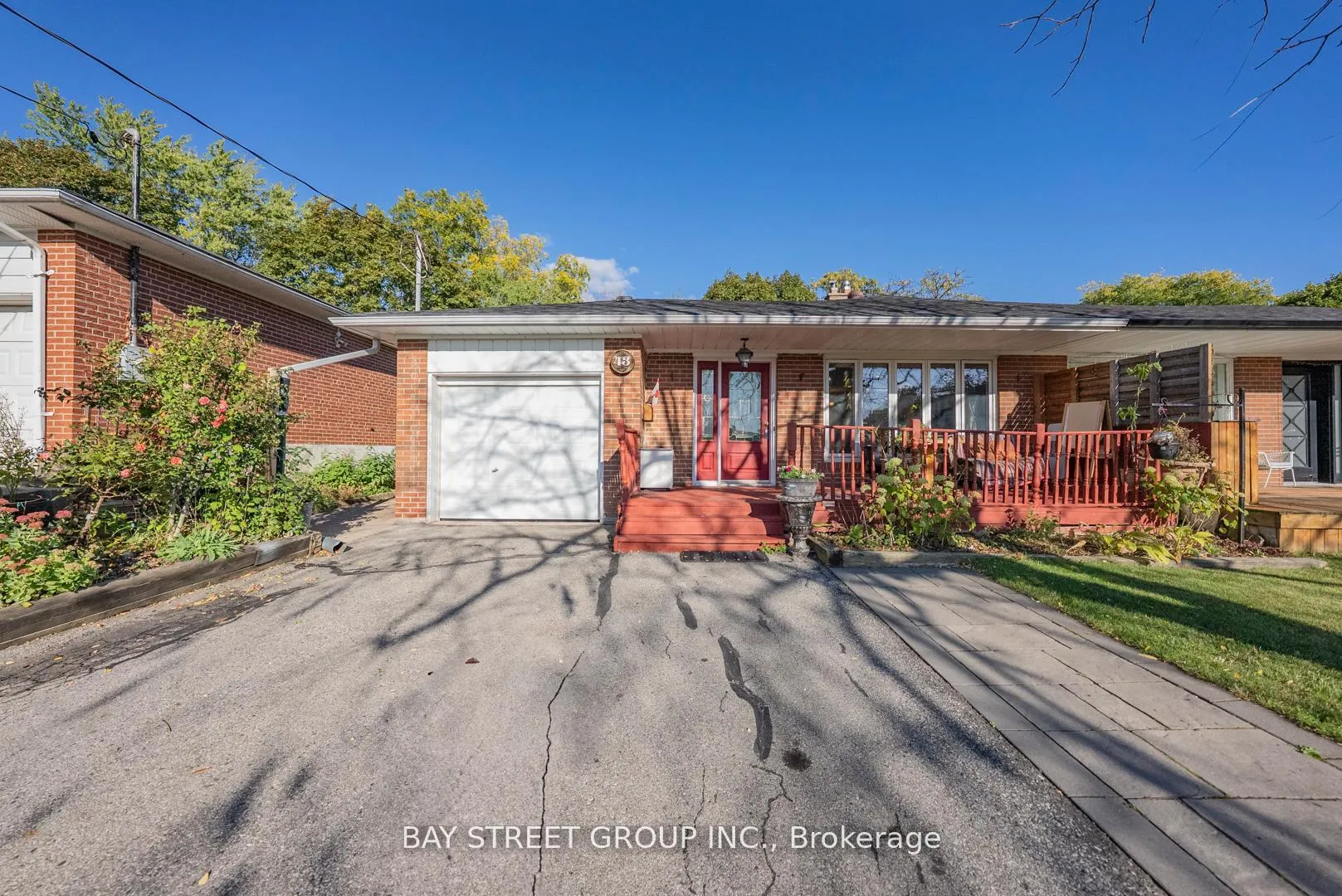 Photo 1 of Unit Main Floor #2, 43 Sherwood Forest Drive, Markham, Bullock — HOMEH