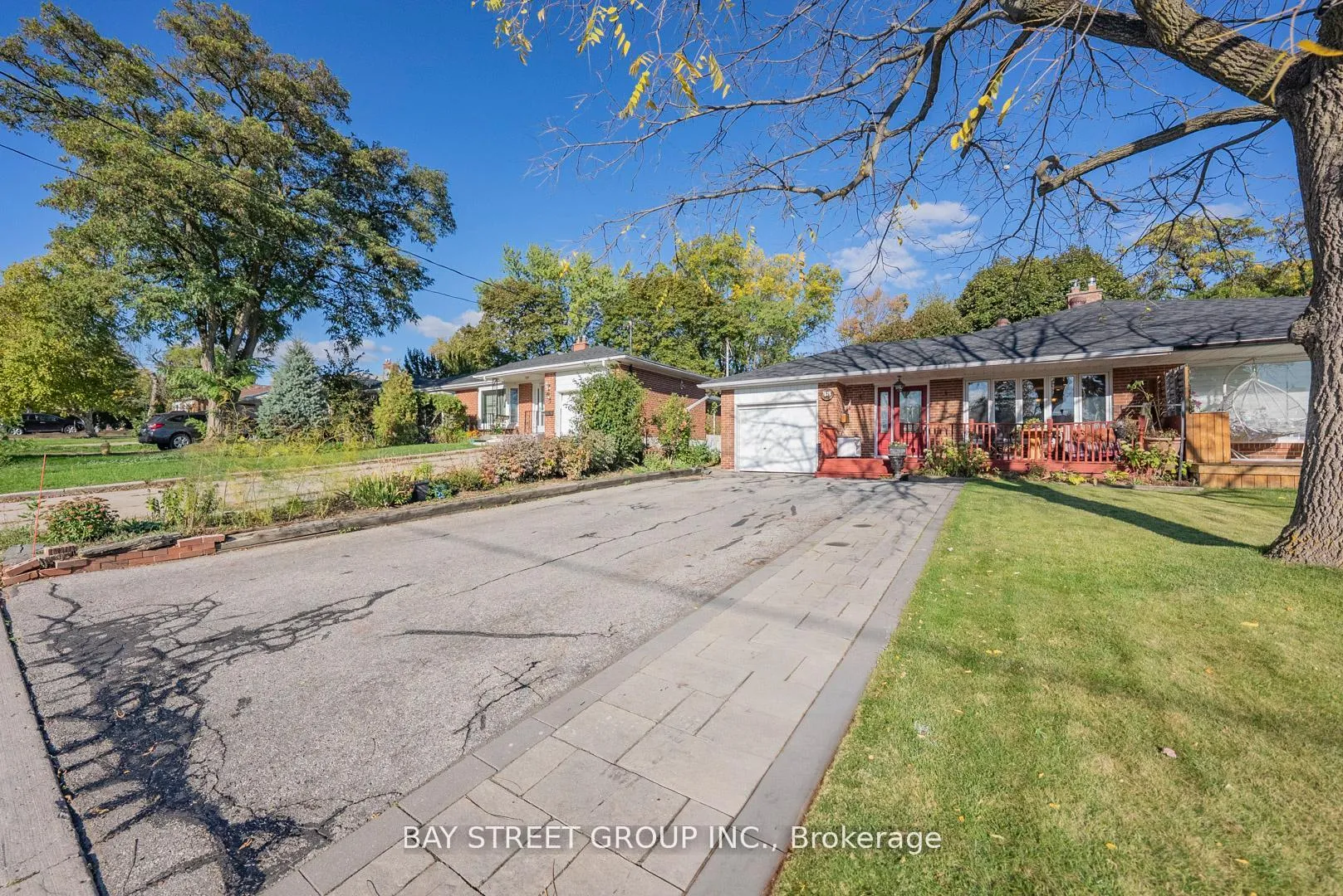 Photo 2 of Unit Main Floor #2, 43 Sherwood Forest Drive, Markham, Bullock — HOMEH