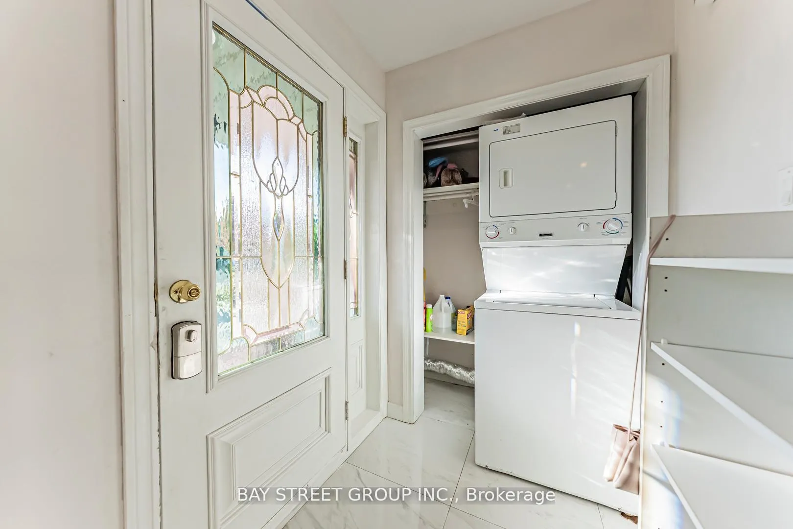 Photo 3 of Unit Main Floor #2, 43 Sherwood Forest Drive, Markham, Bullock — HOMEH