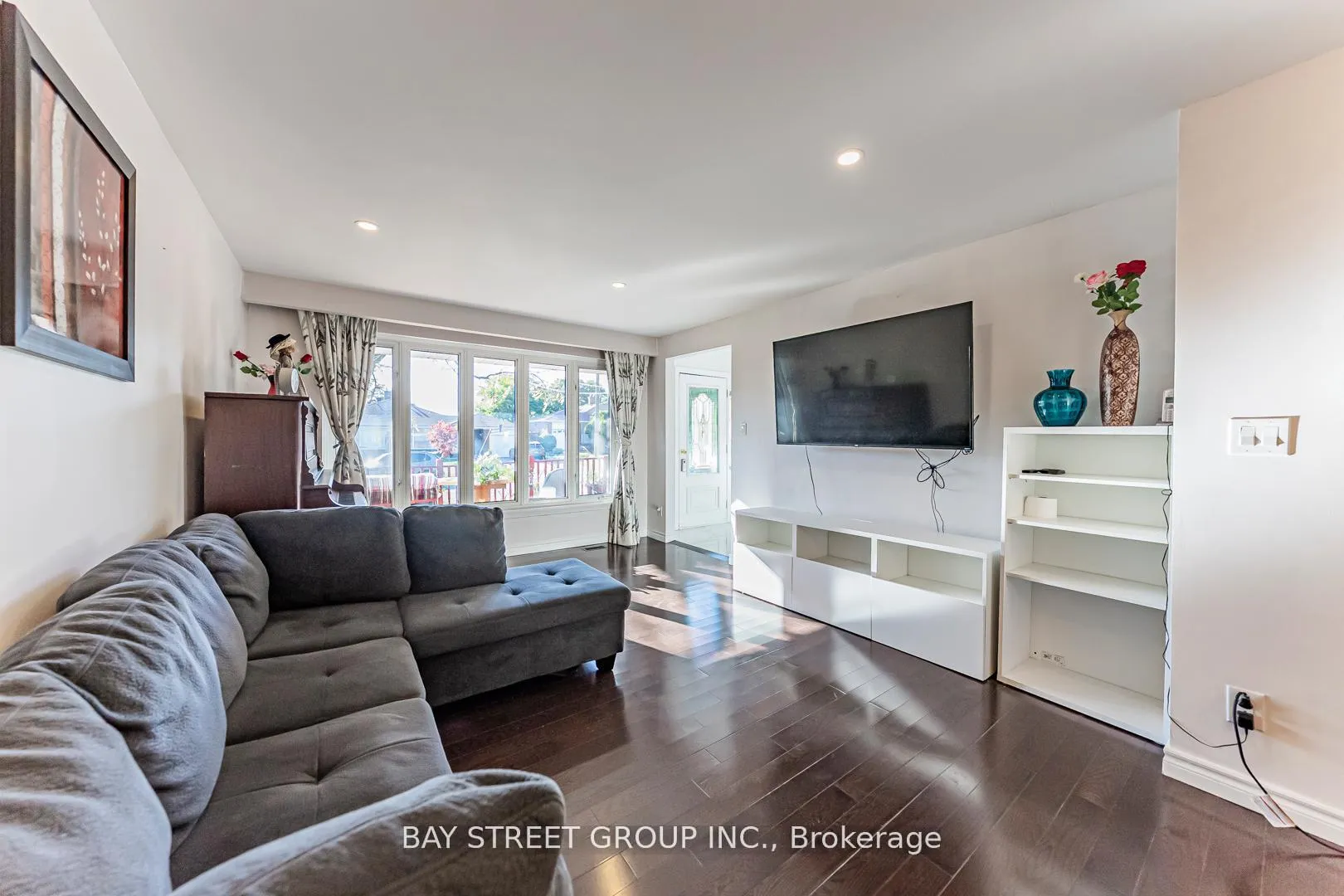Photo 4 of Unit Main Floor #2, 43 Sherwood Forest Drive, Markham, Bullock — HOMEH