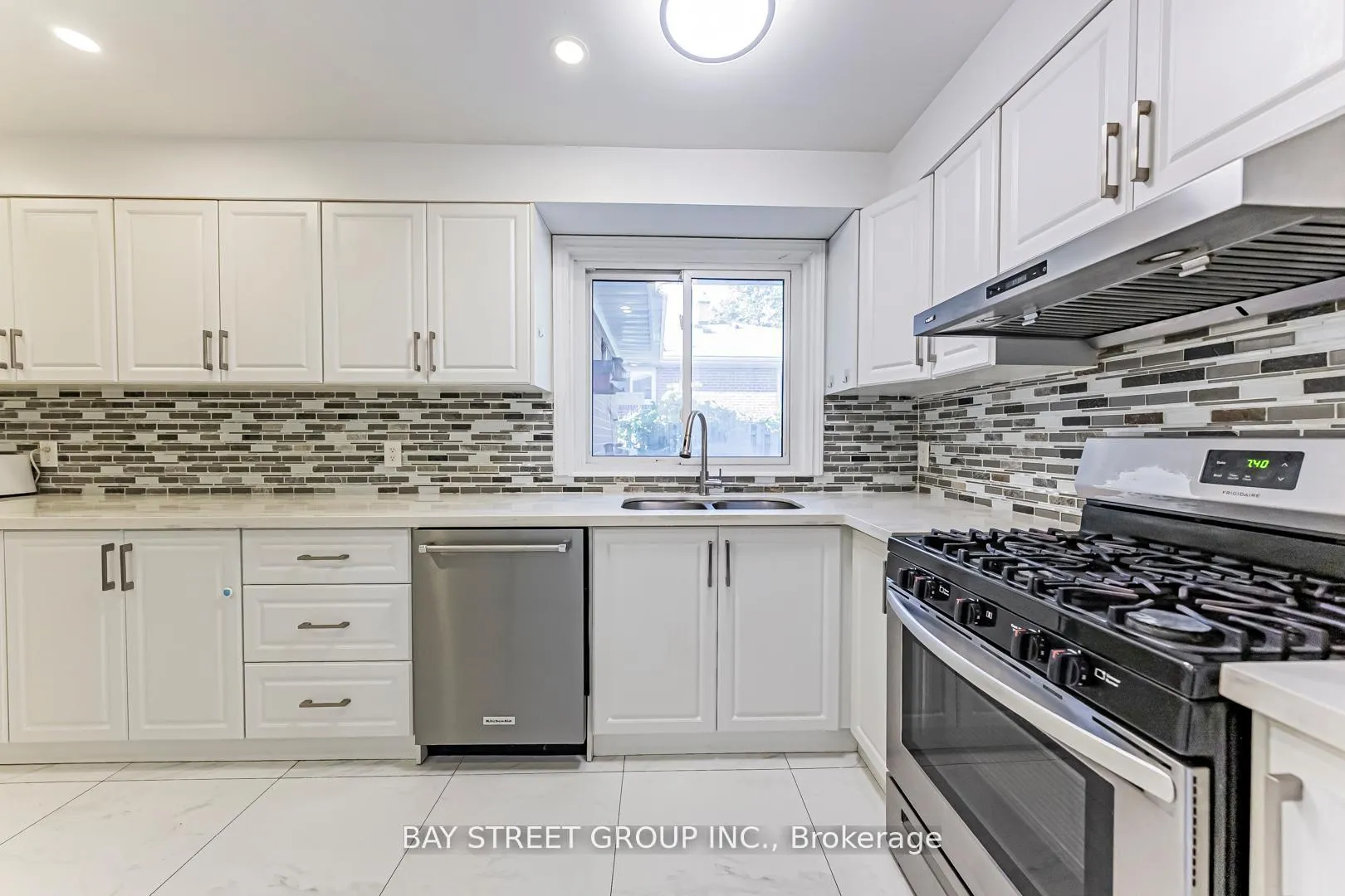 Photo 9 of Unit Main Floor #2, 43 Sherwood Forest Drive, Markham, Bullock — HOMEH