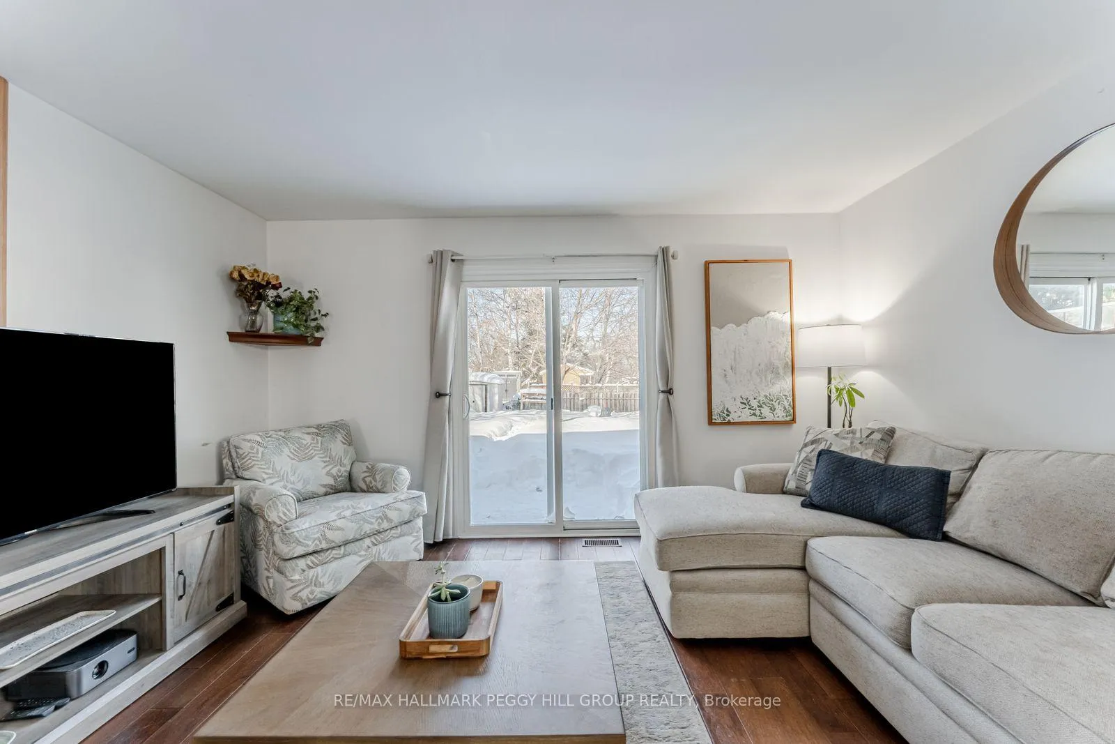 Photo 3 of 6 James Street, Barrie, Ardagh — HOMEH
