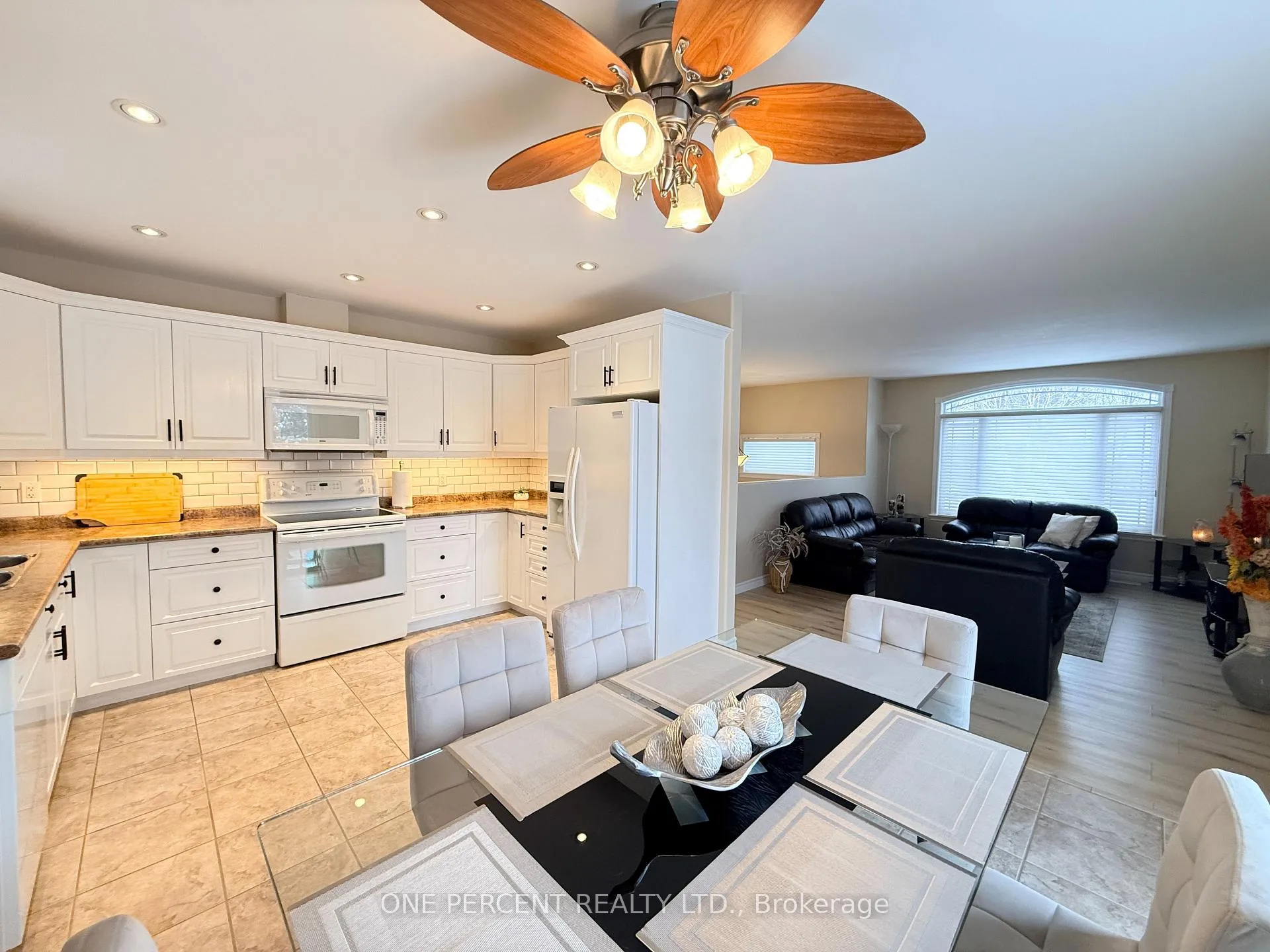 Photo 4 of 1423 River Road W, Wasaga Beach — HOMEH
