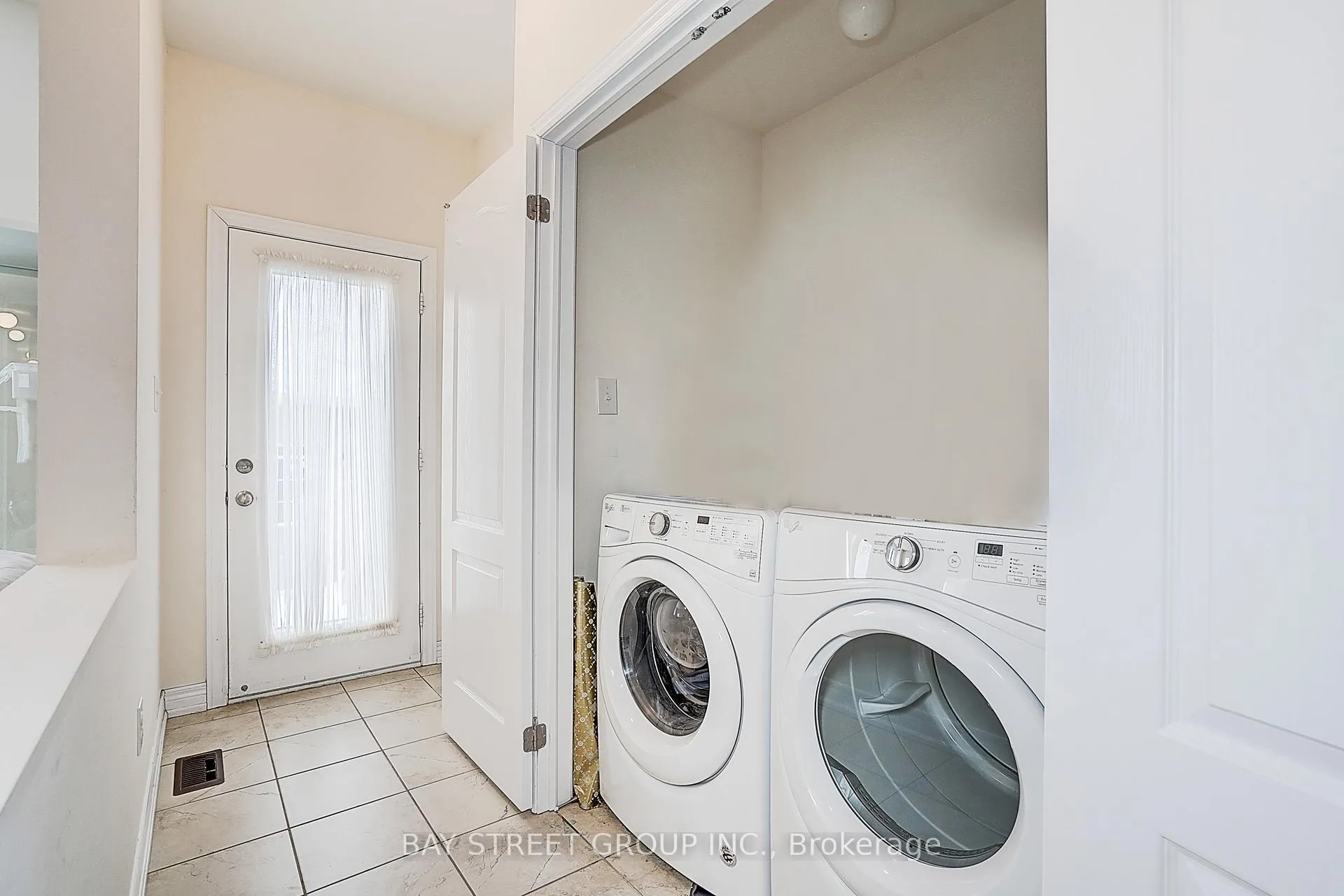 Photo 28 of 86 Autumn Glow Drive, Markham, Cornell — HOMEH