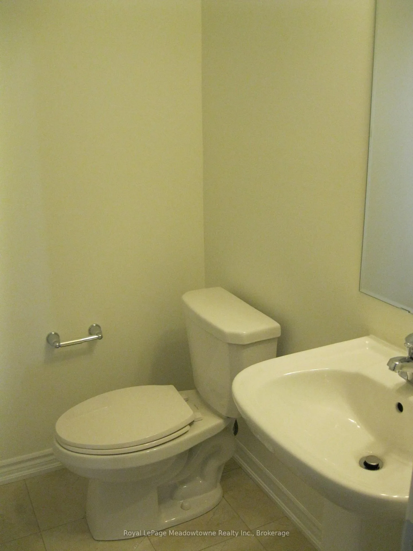 Photo 5 of 685 Laking Terrace, Milton, Clarke — HOMEH